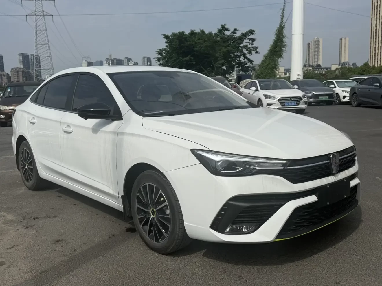 Roewe i5