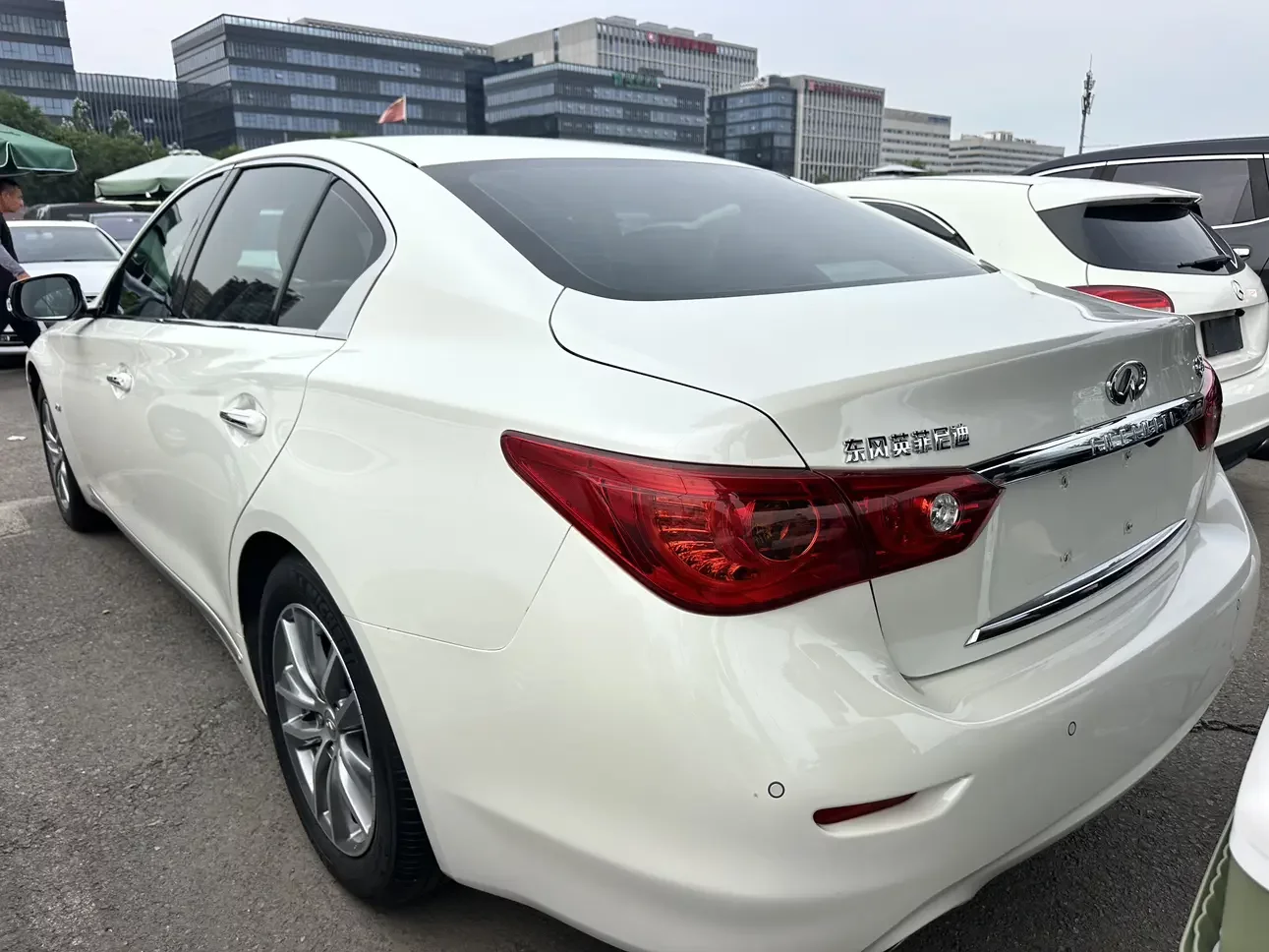 Infiniti Q50L