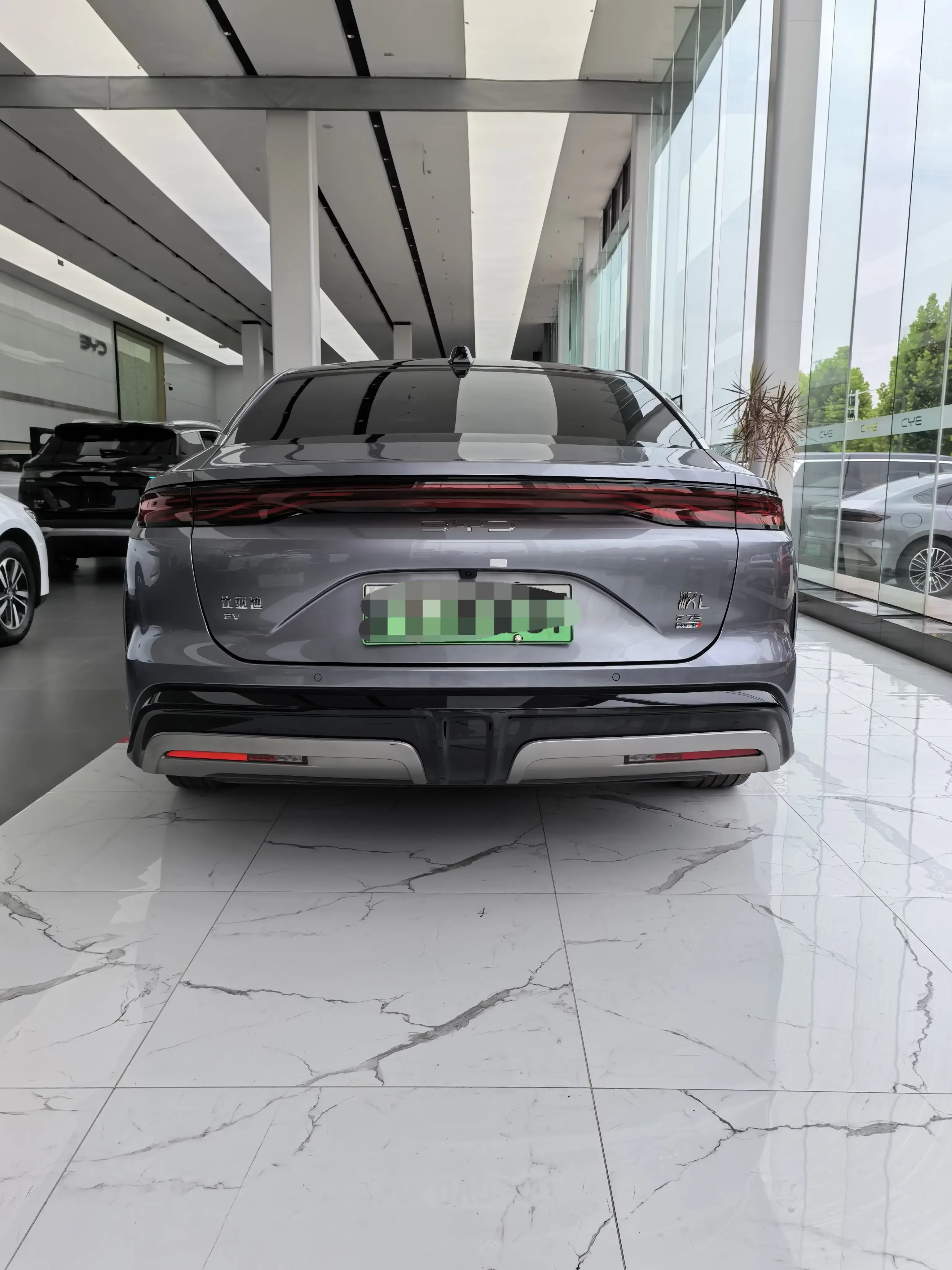 BYD Han L EV
