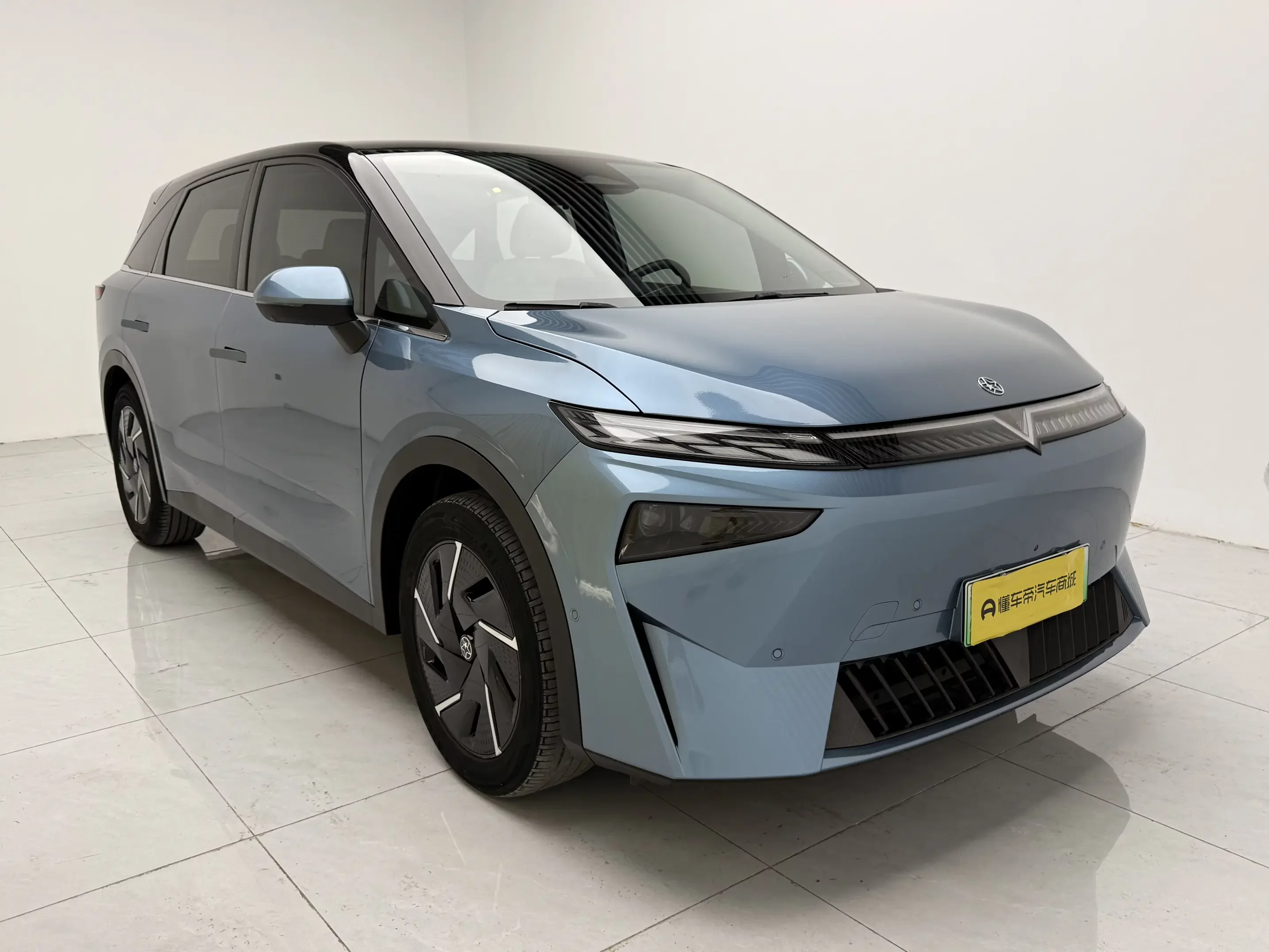 Kai Chen Venucia VX6