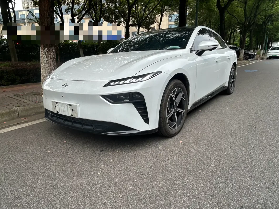 Dongfeng Yipai 007  из Китая