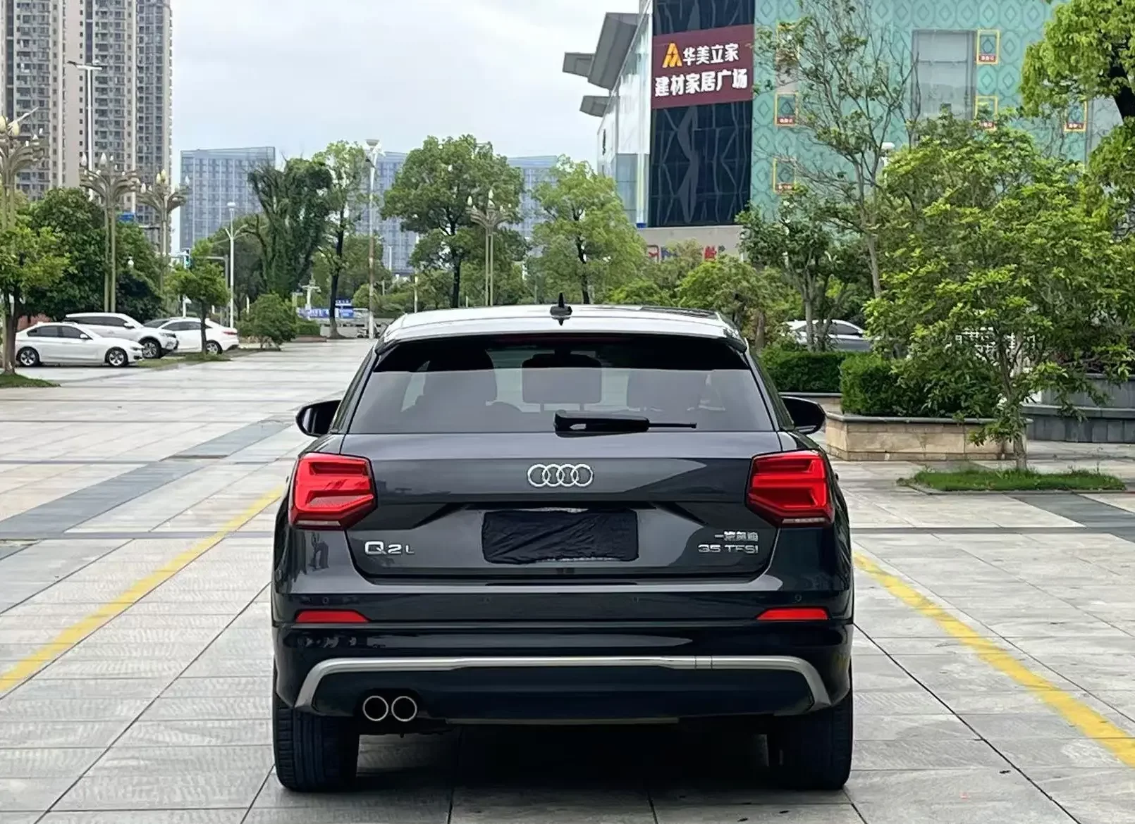 Audi Q2L