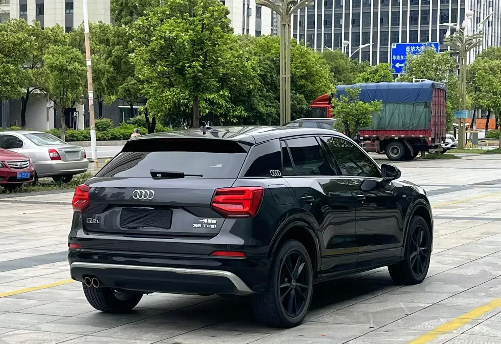 Audi Q2L