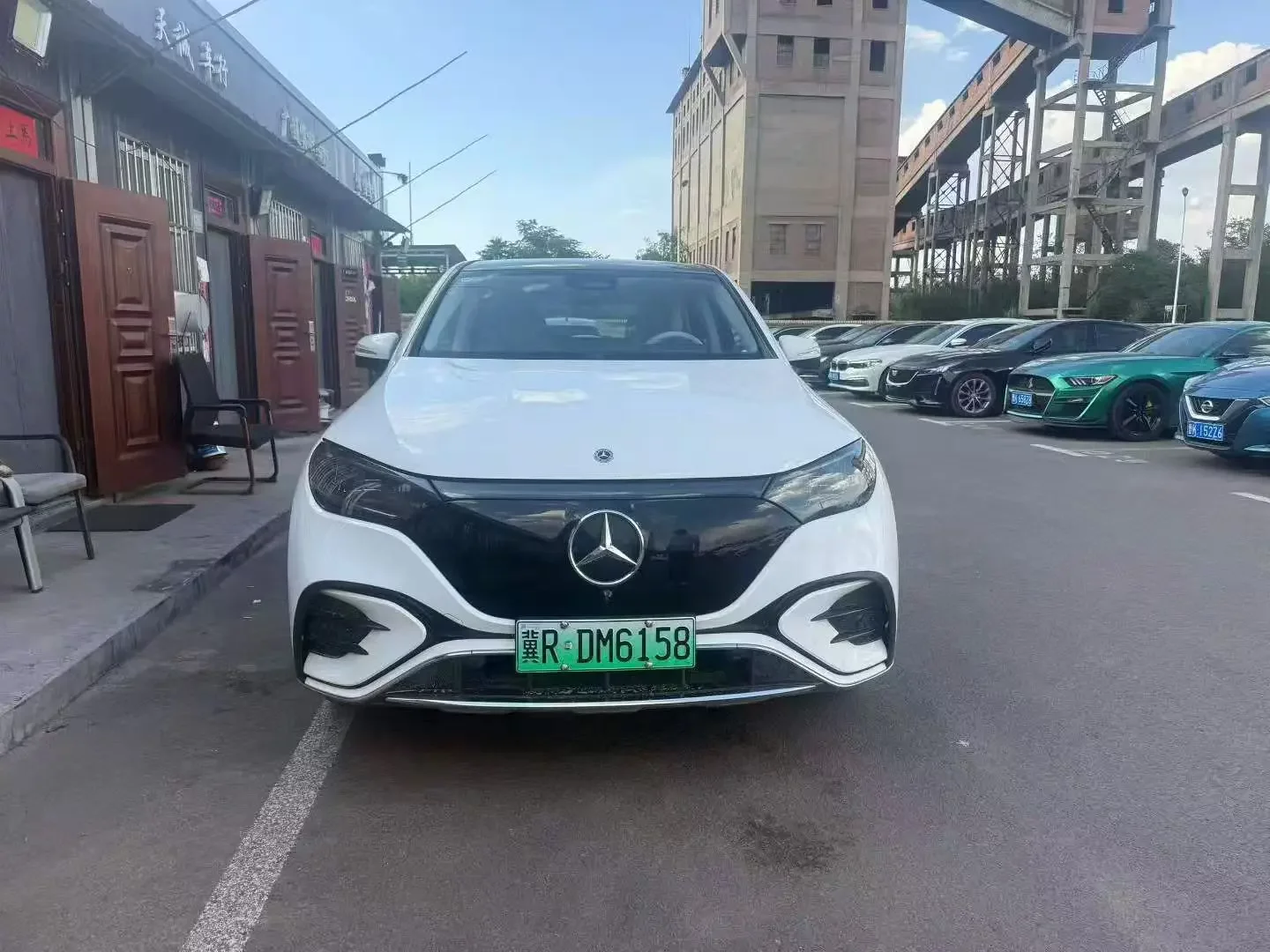 Mercedes-Benz EQE SUV