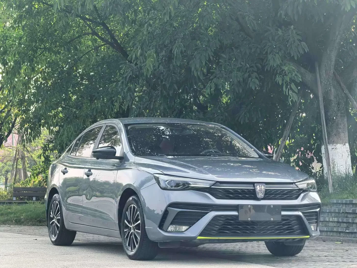 Roewe i5