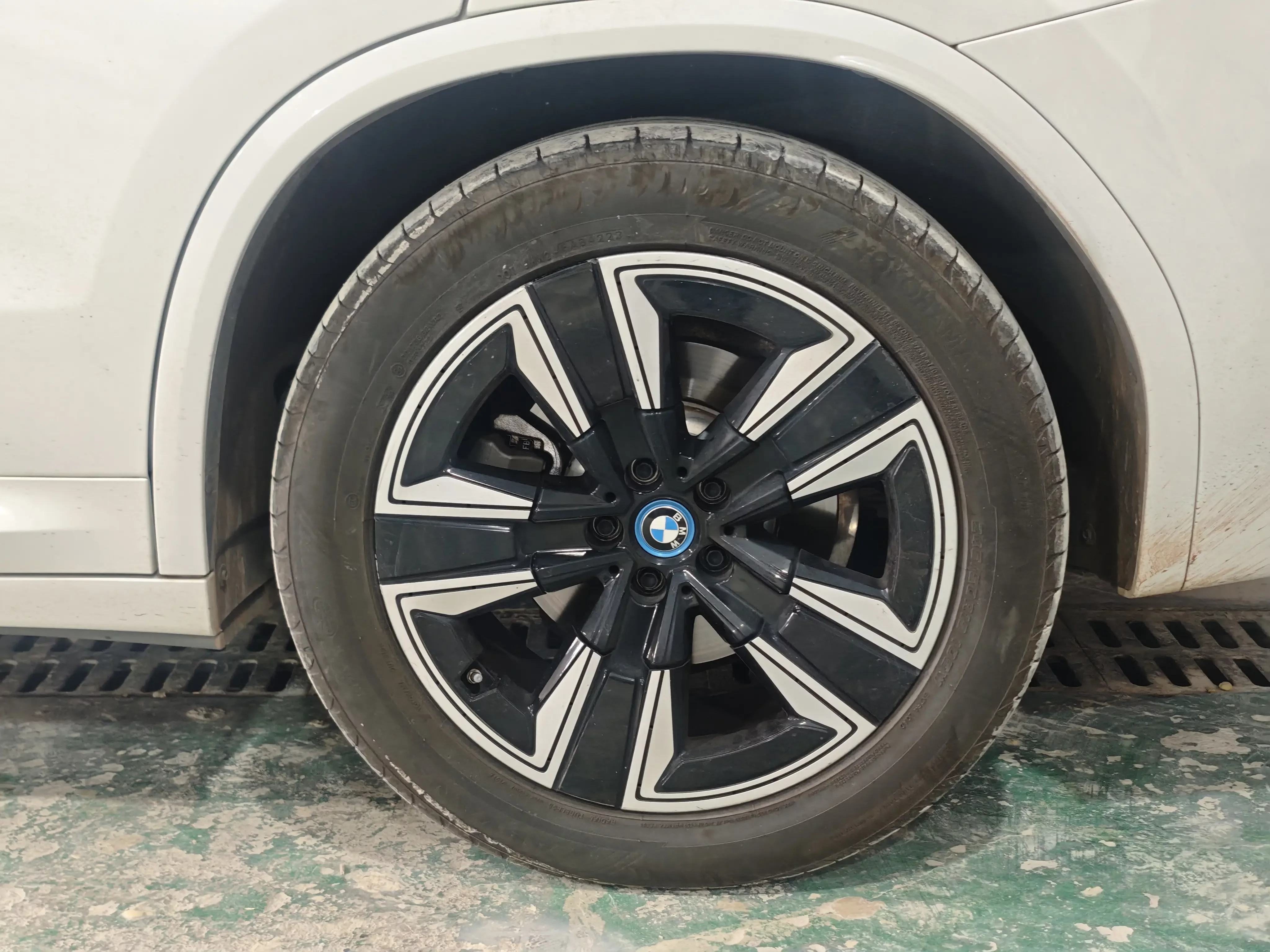 BMW iX3