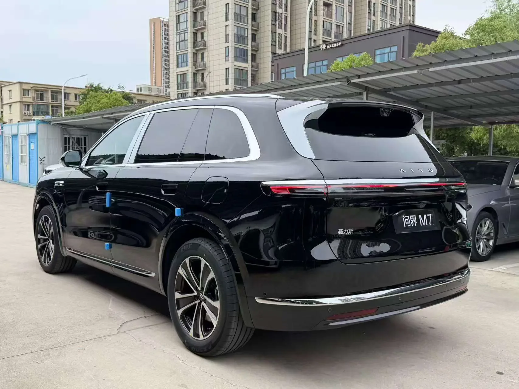 AITO M7