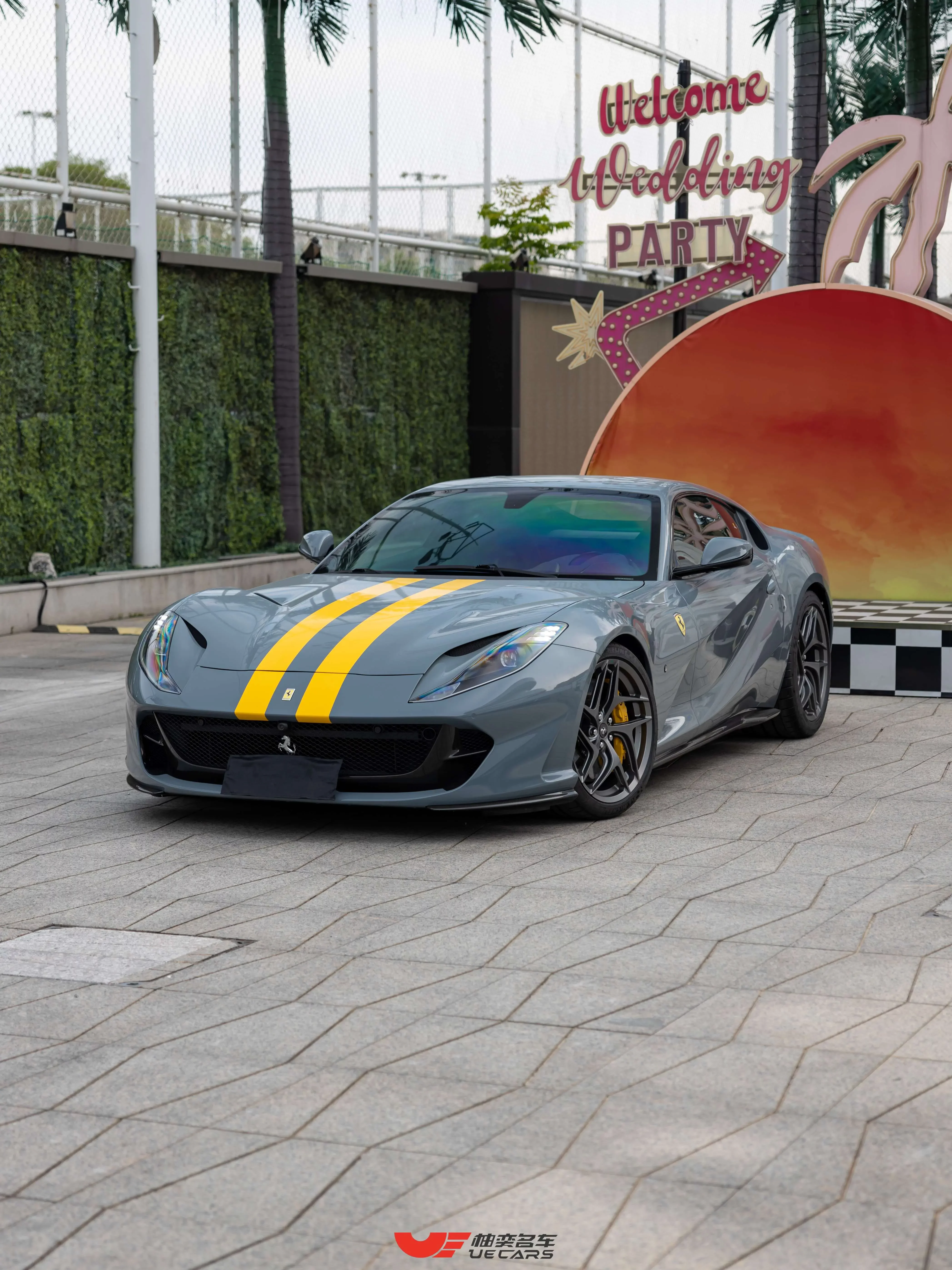 Ferrari 812