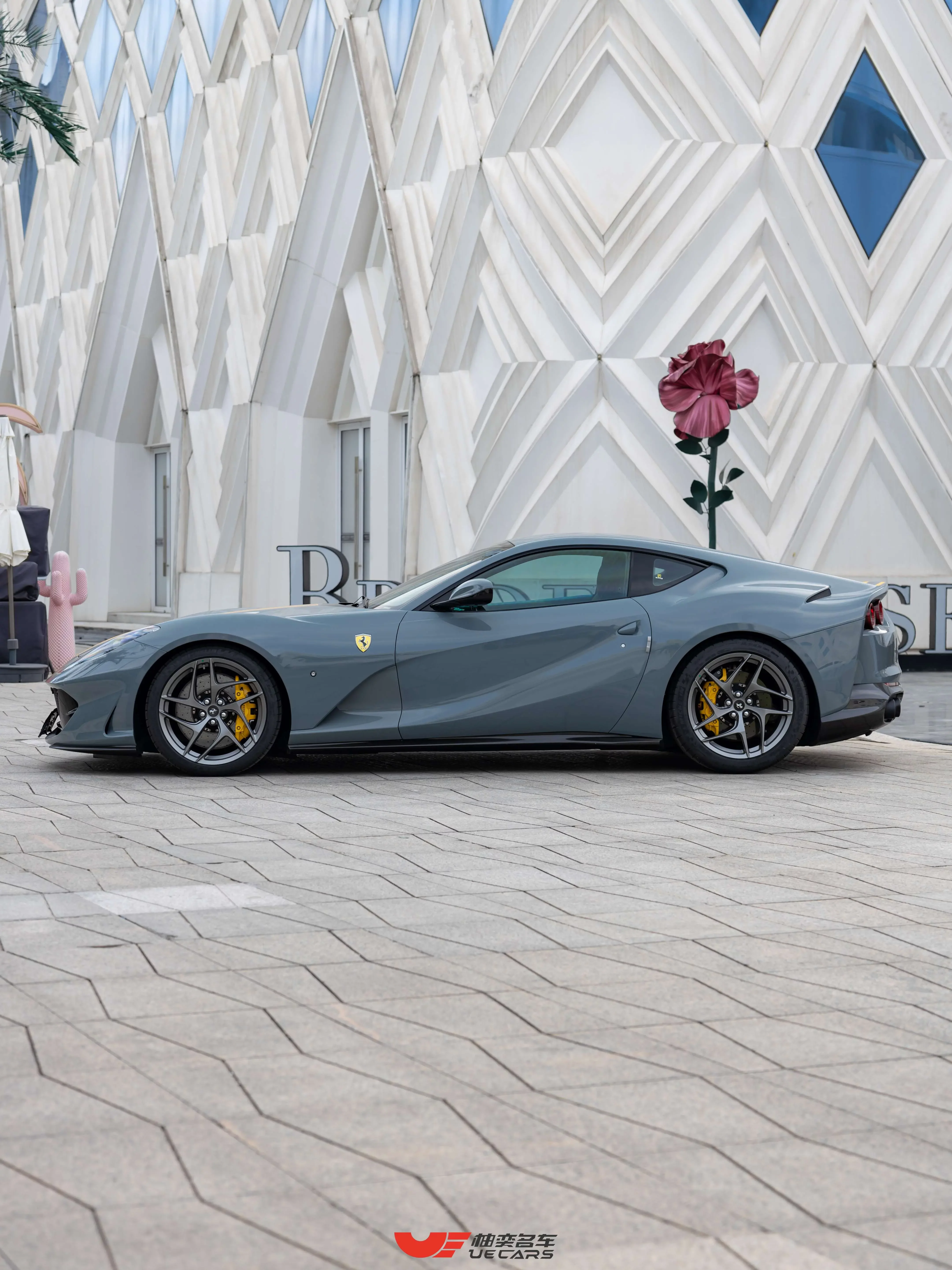 Ferrari 812