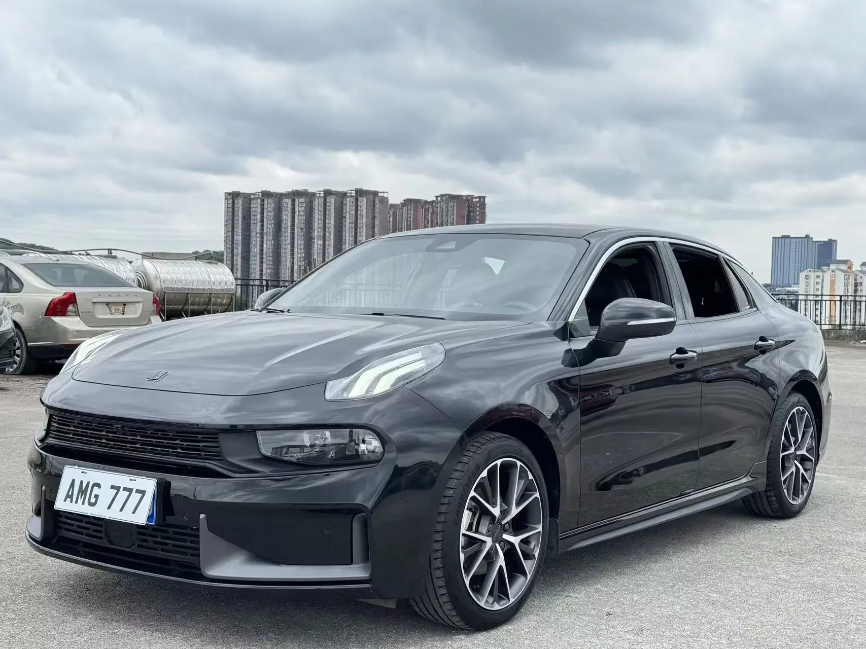 Lynk & Co 03
