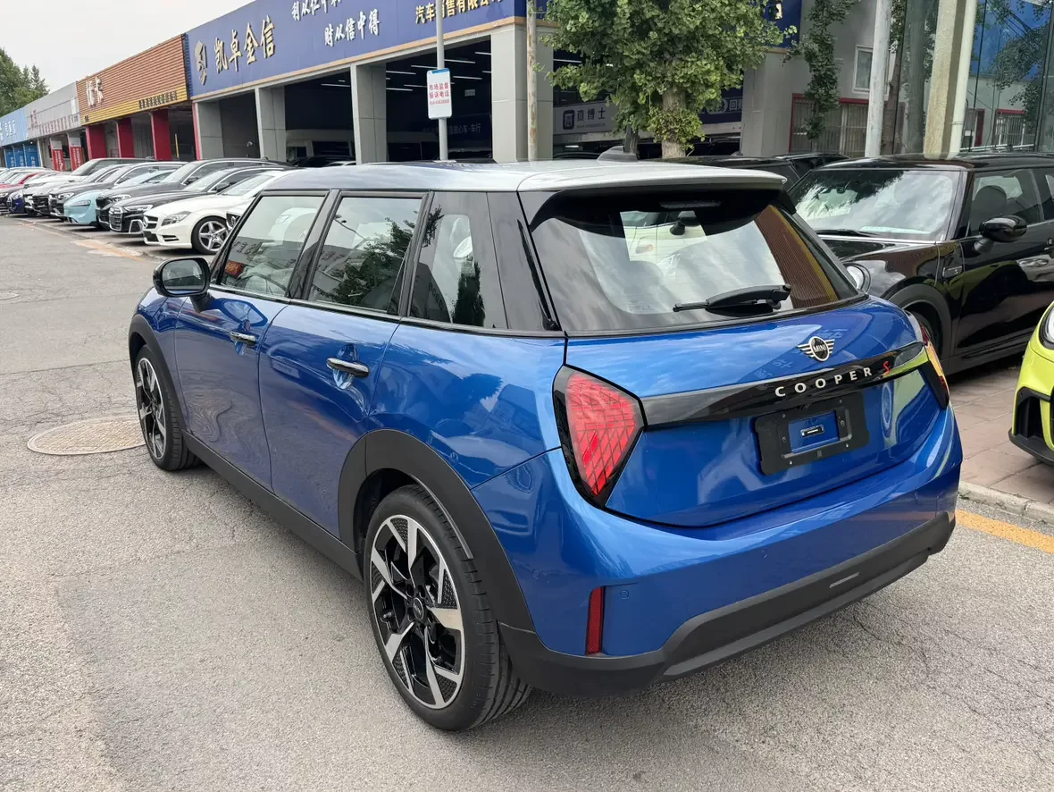 MINI 