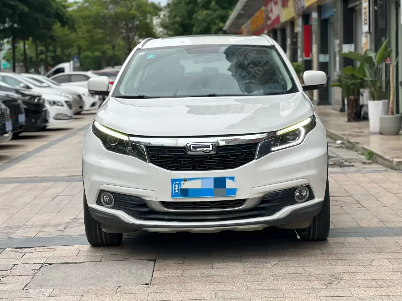 Qoros 5