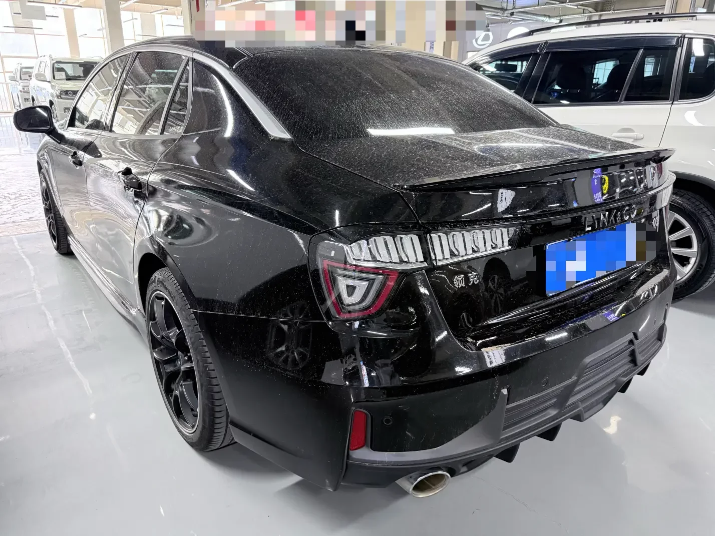Lynk & Co 03
