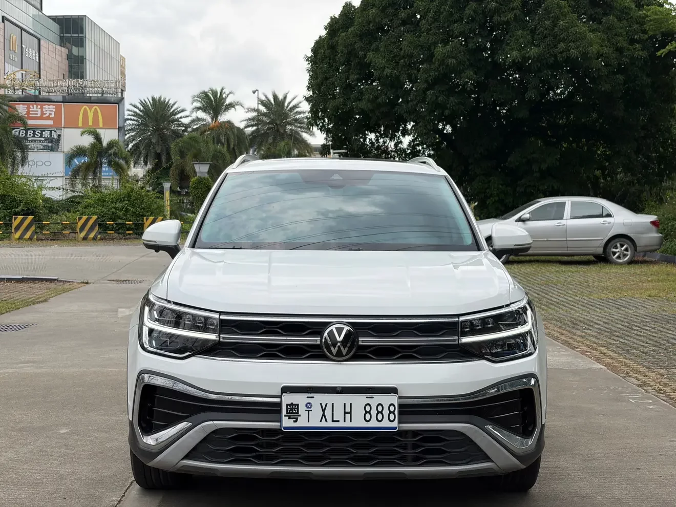 Volkswagen Tharu