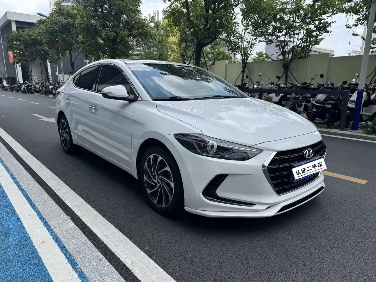 Hyundai lead
