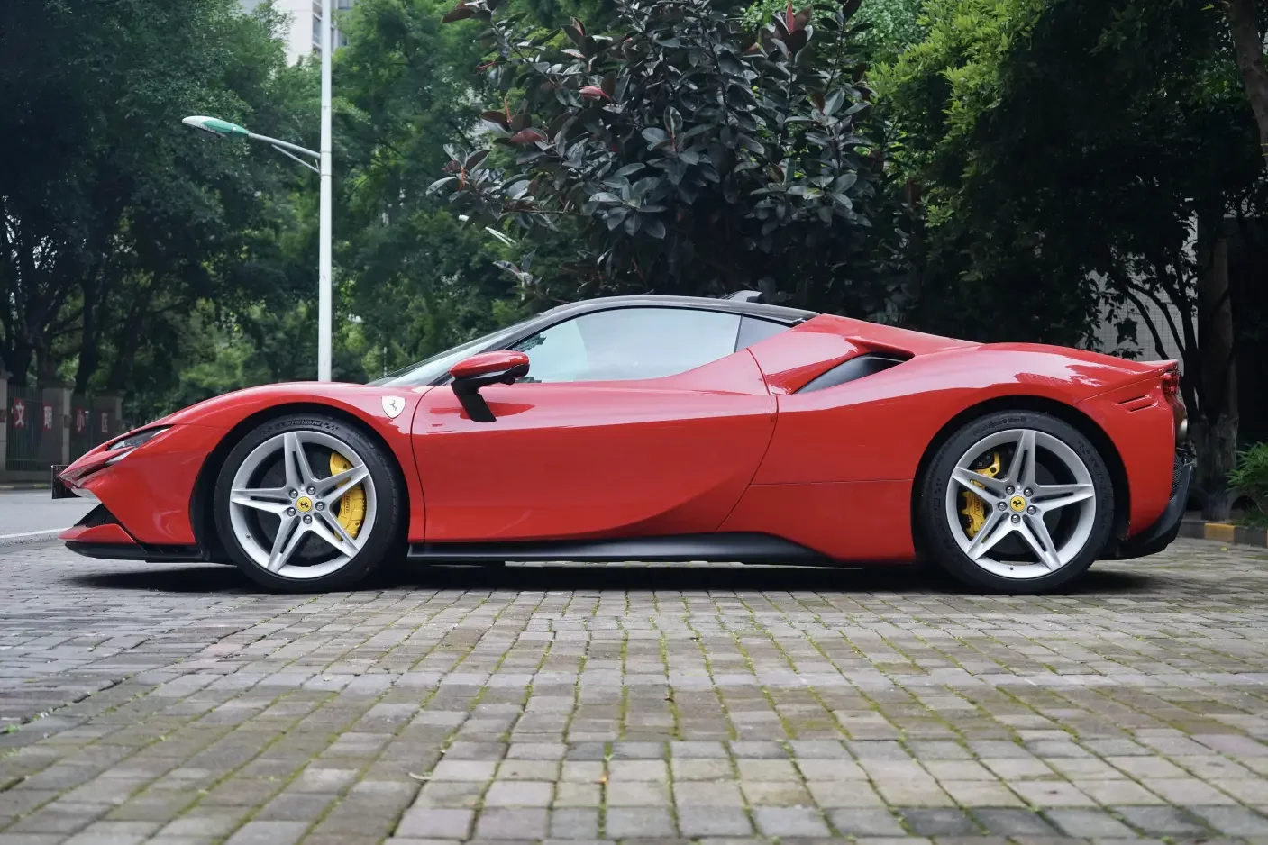 Ferrari SF90