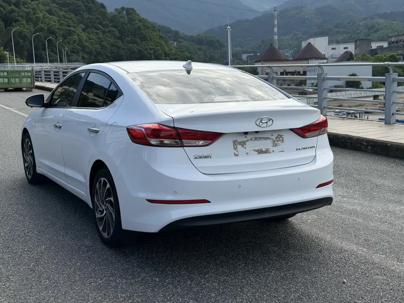 Hyundai lead