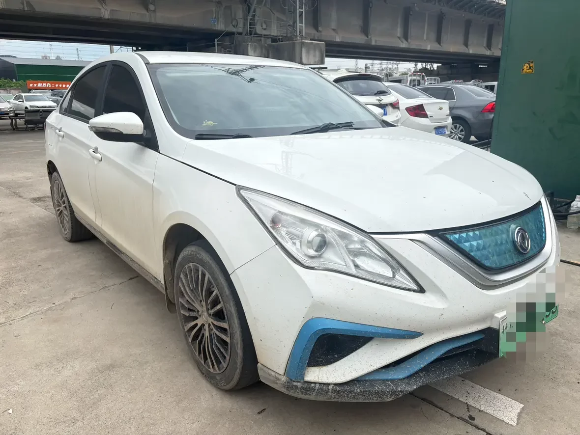 Forthing Fengxing S50 EV