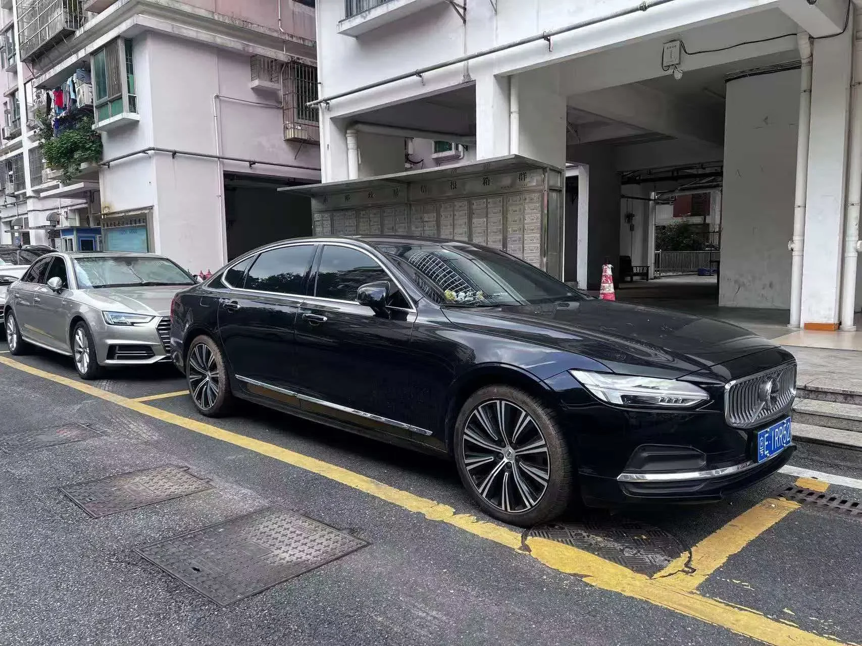 Volvo S90
