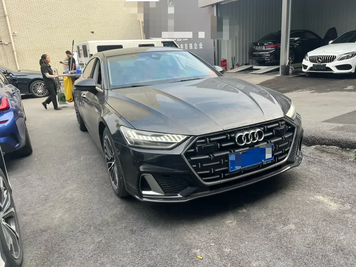 Audi A7L