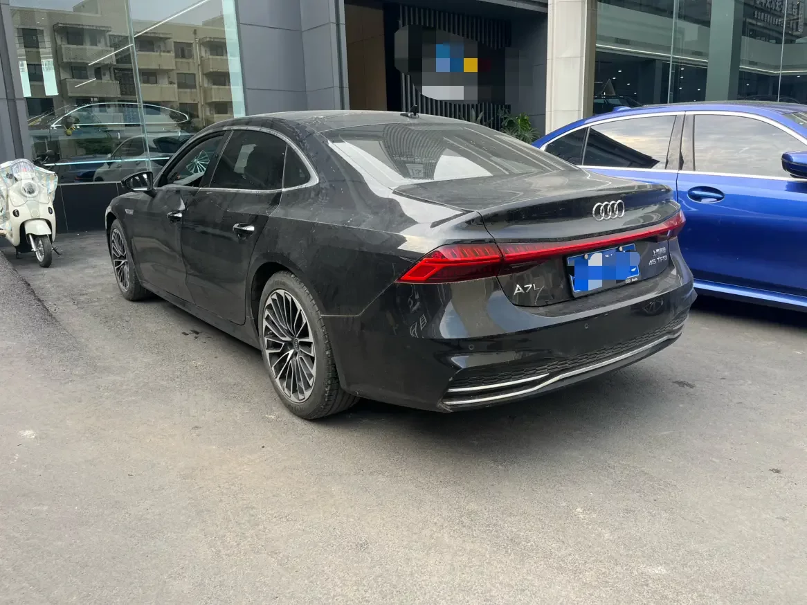 Audi A7L
