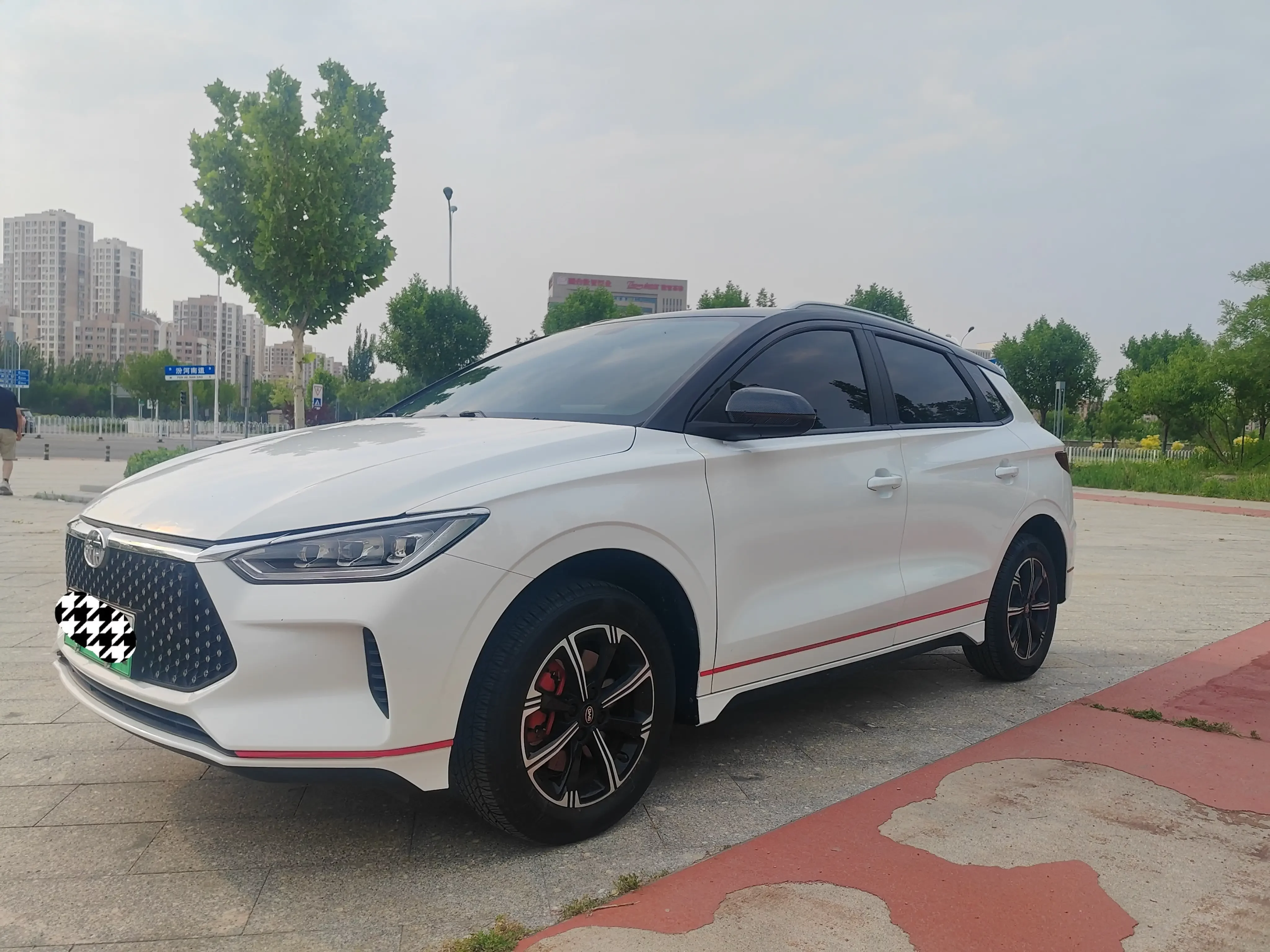 BYD e2