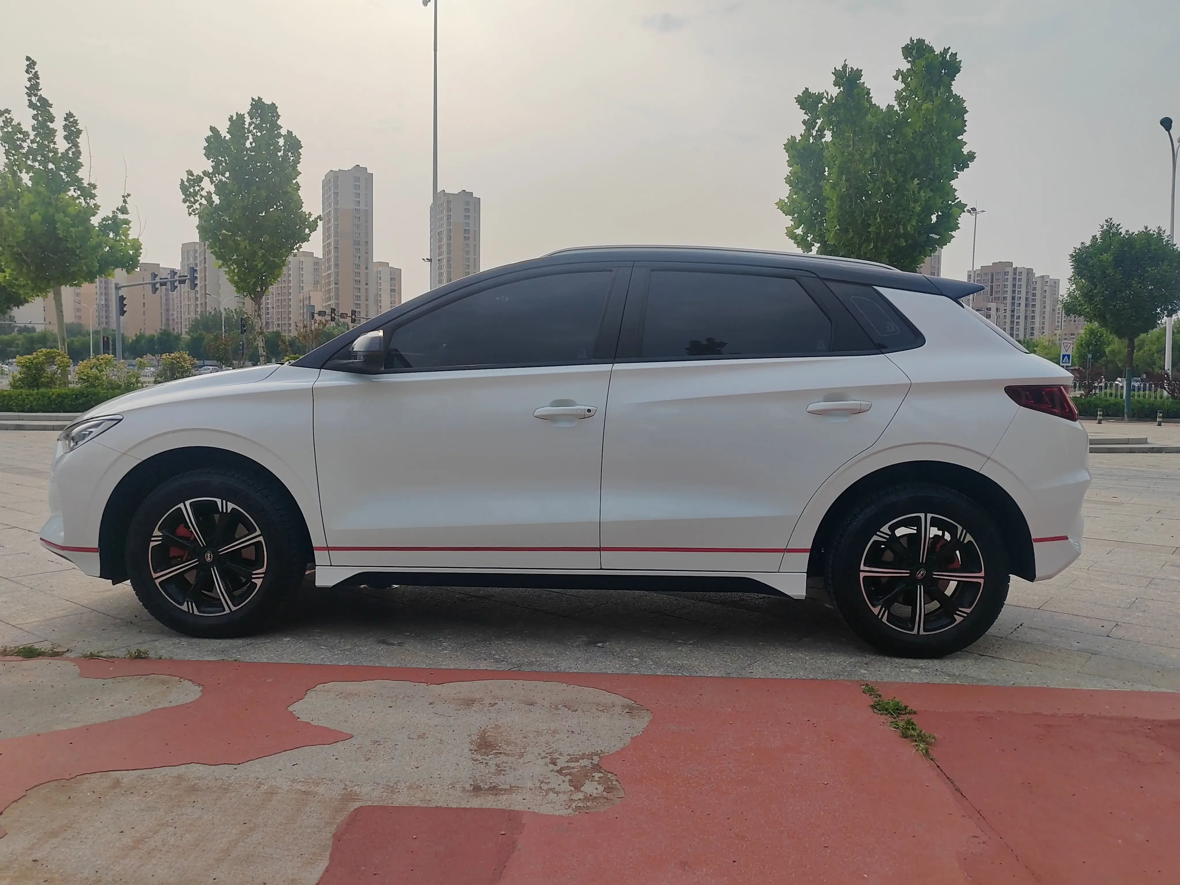 BYD e2