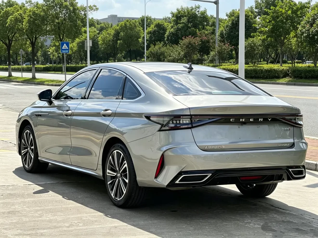 Chery Arrizo 8