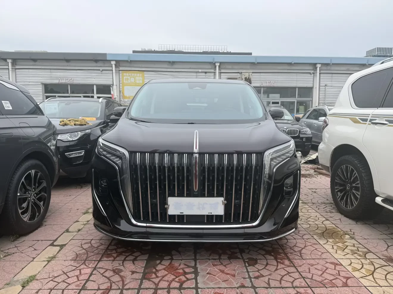 Hongqi HQ9