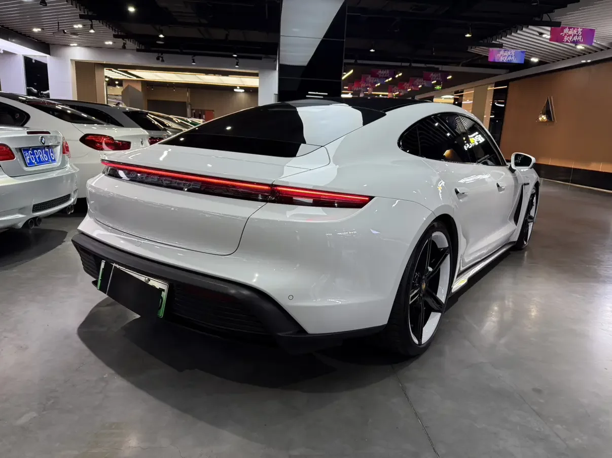 Porsche Taycan