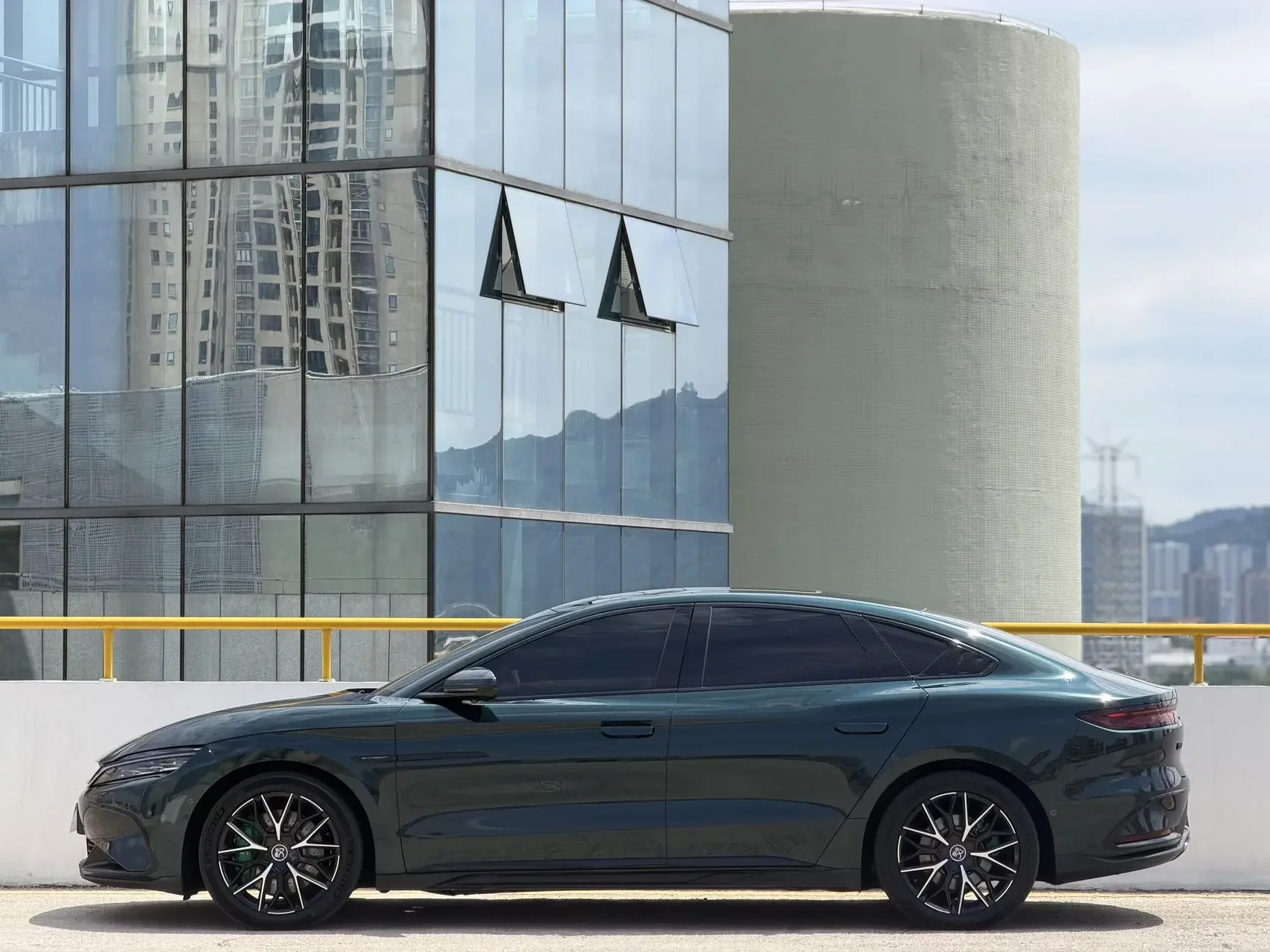 BYD Han EV