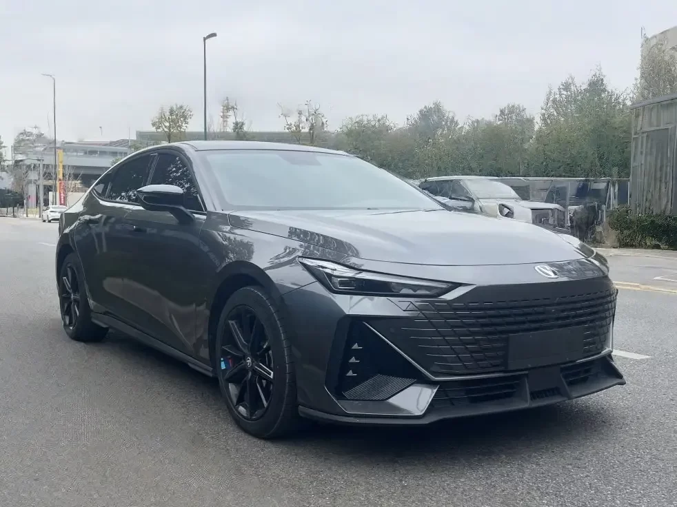 Changan UNI-V
