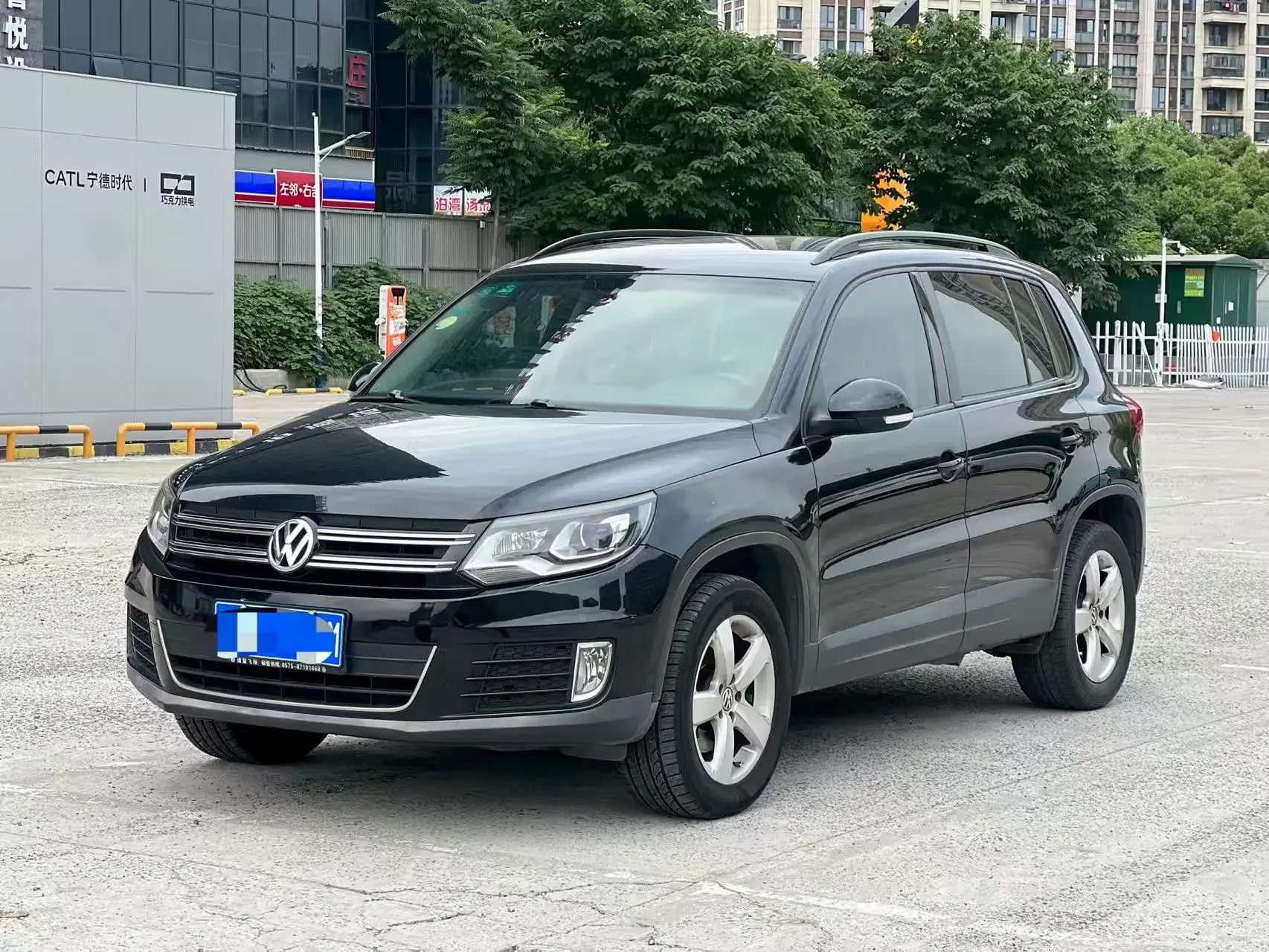 Volkswagen Tiguan (Tharu)