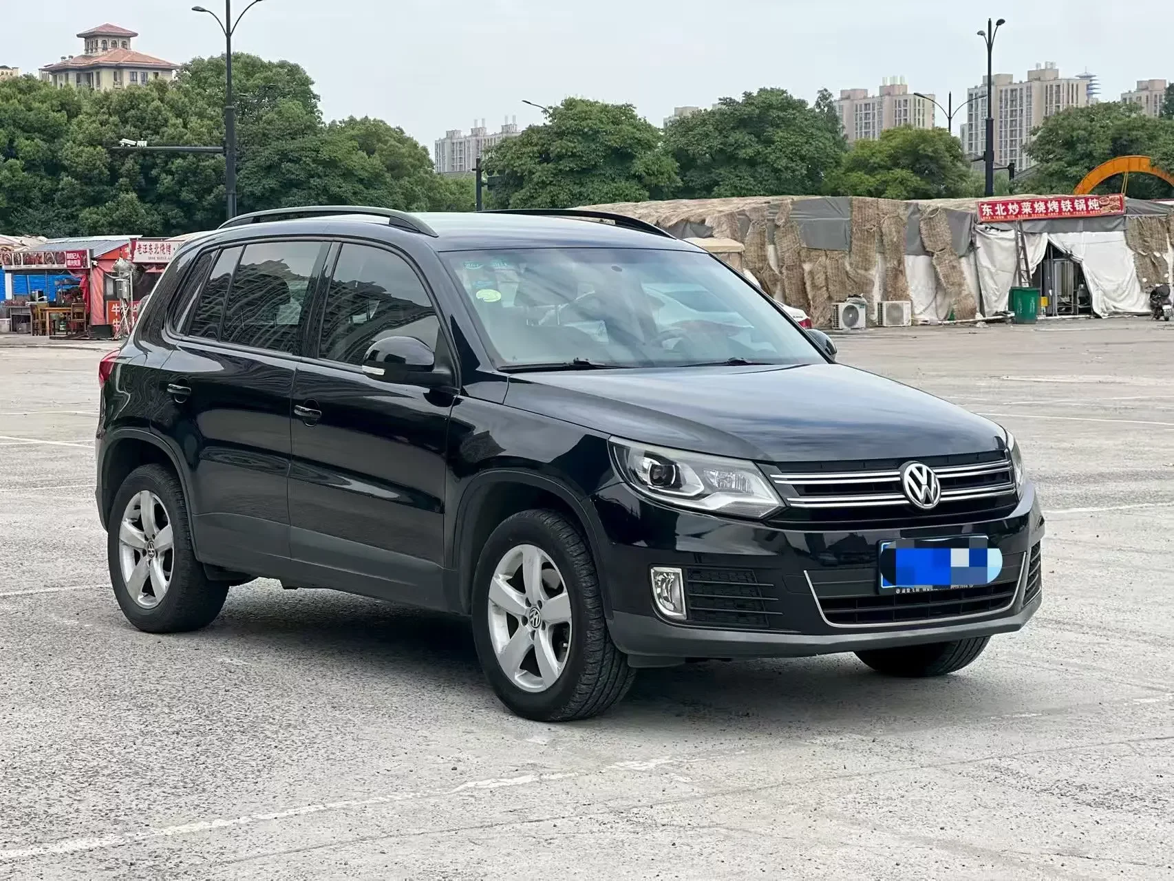 Volkswagen Tiguan (Tharu)