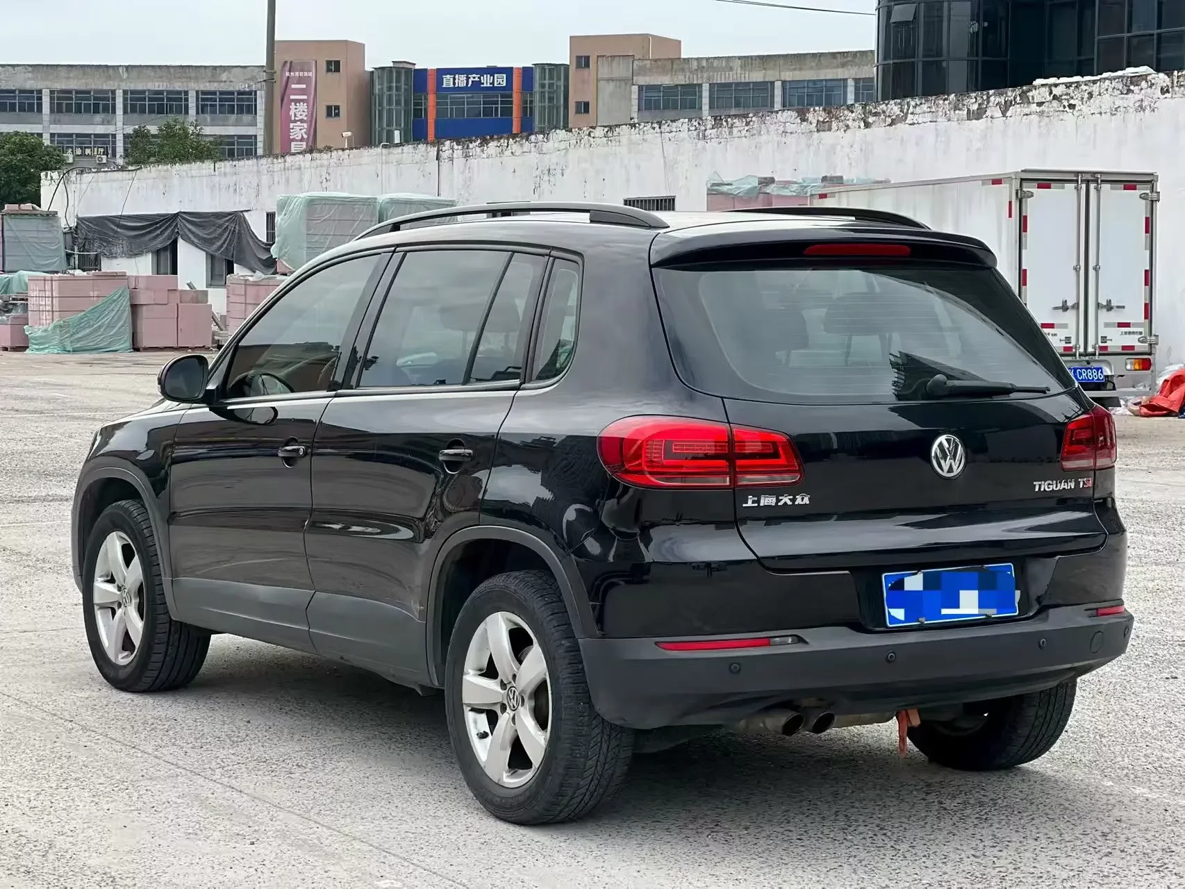 Volkswagen Tiguan (Tharu)