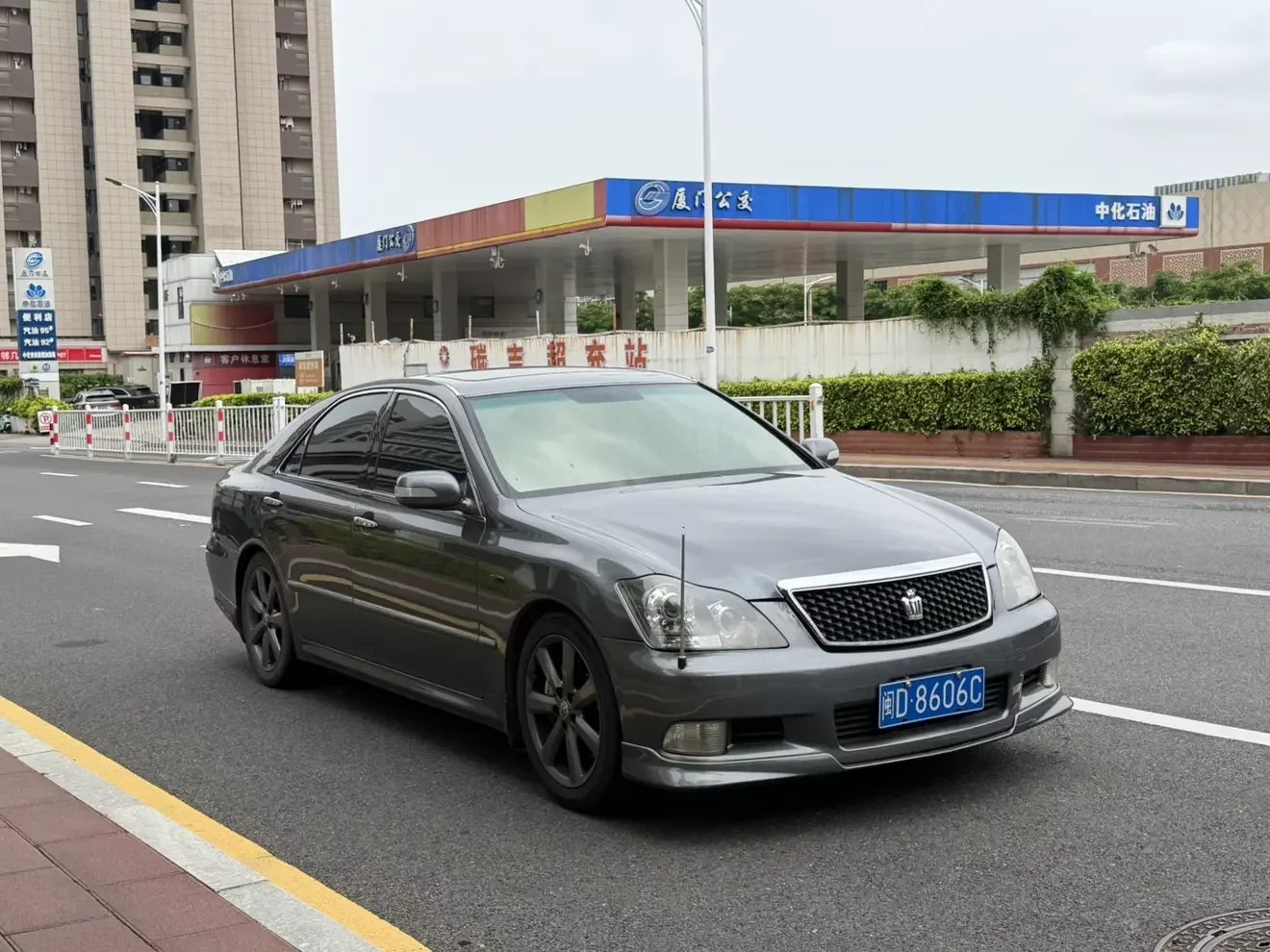 Toyota crown