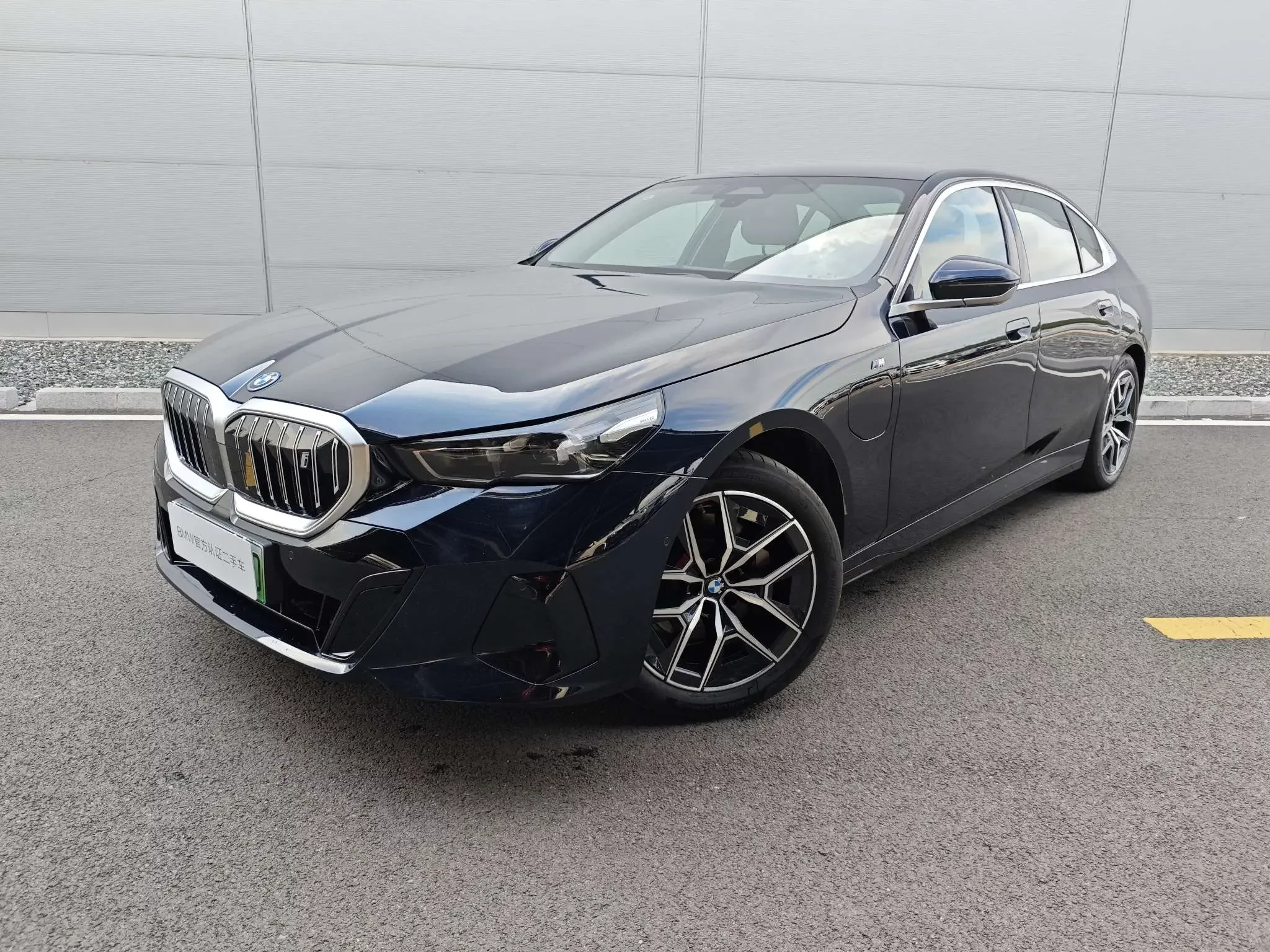 BMW i5