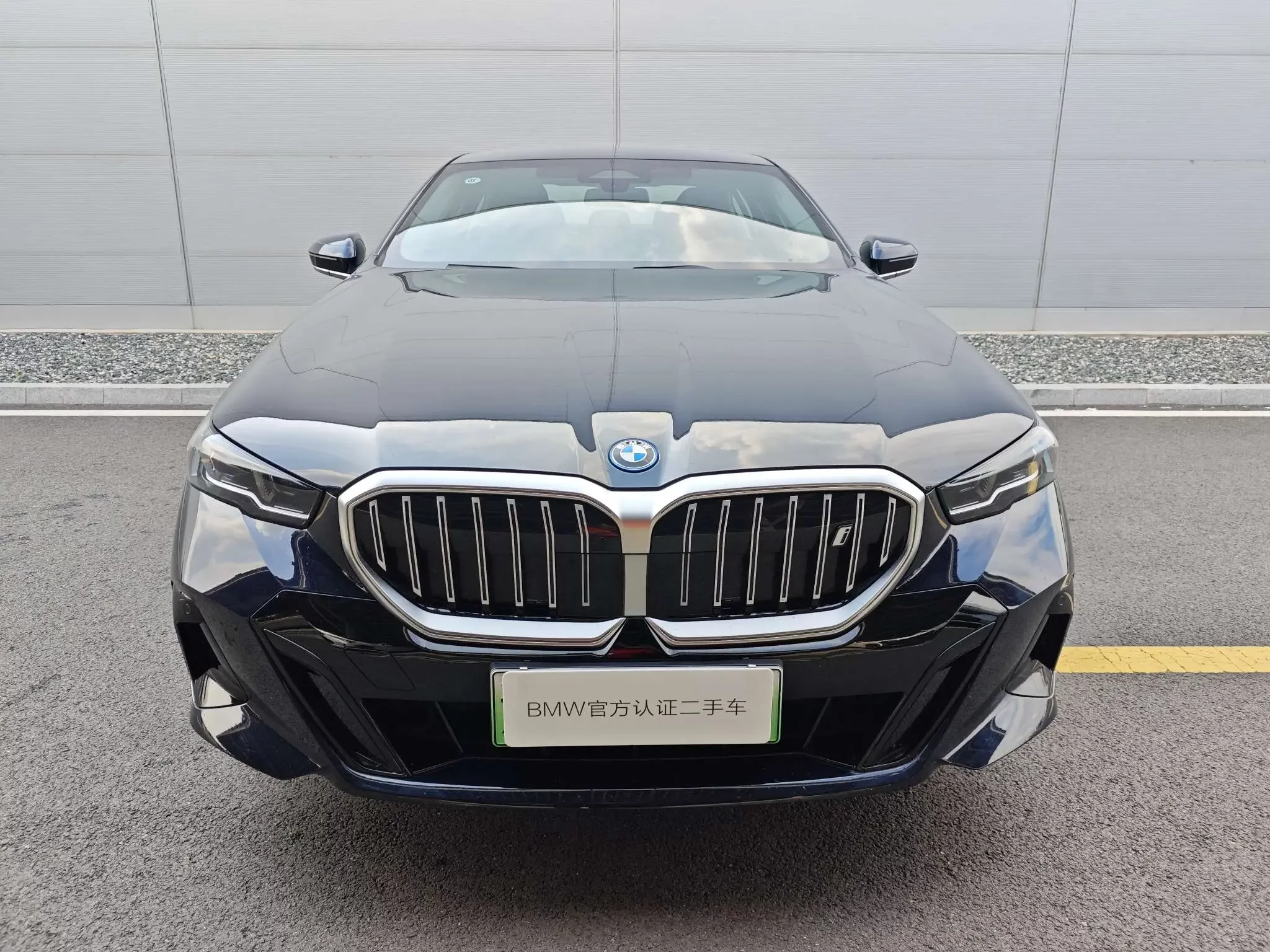 BMW i5