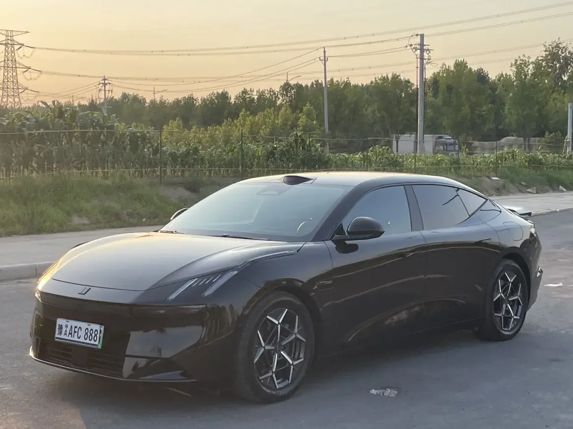 Lynk & Co Z10