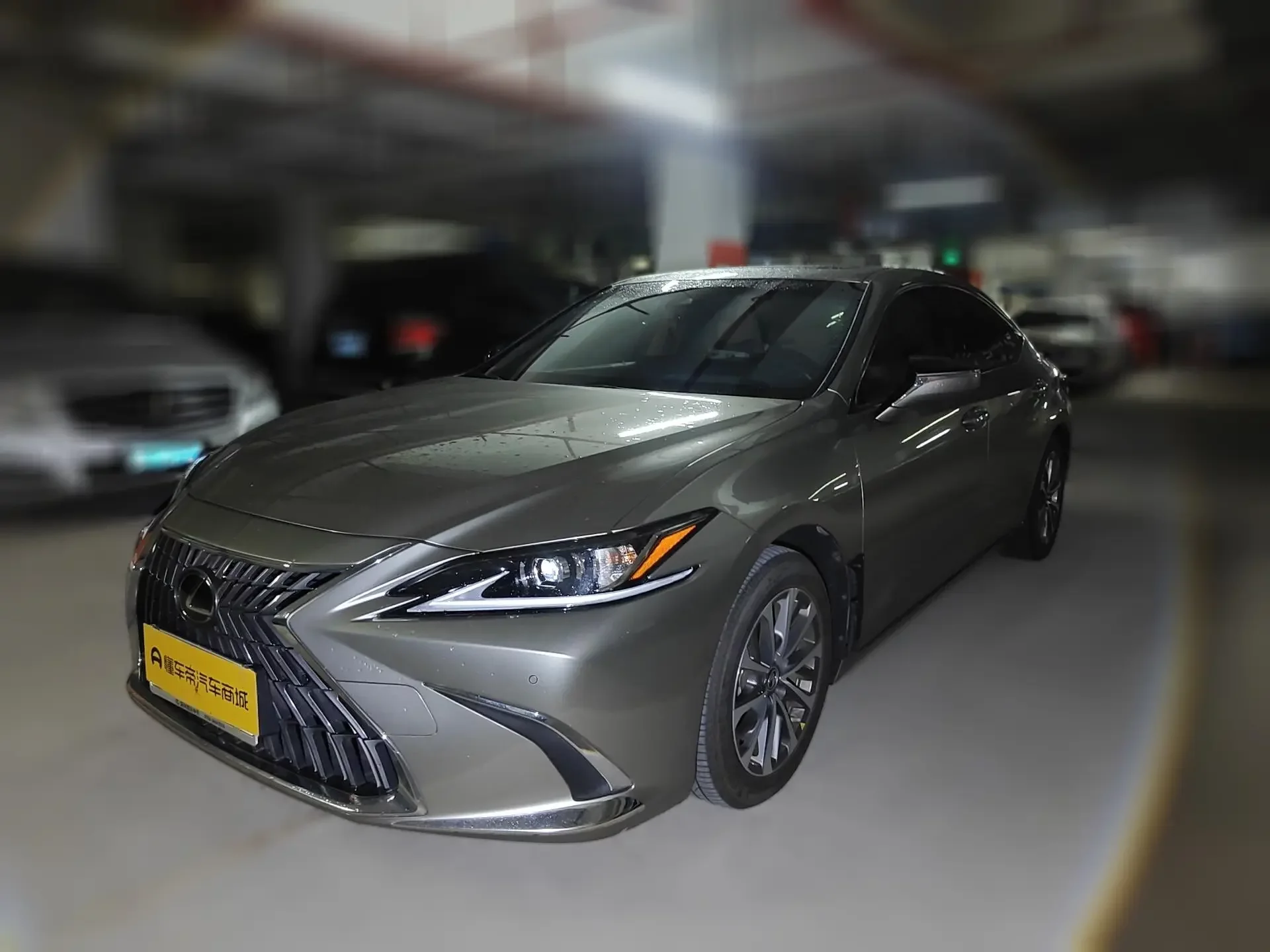Lexus ES