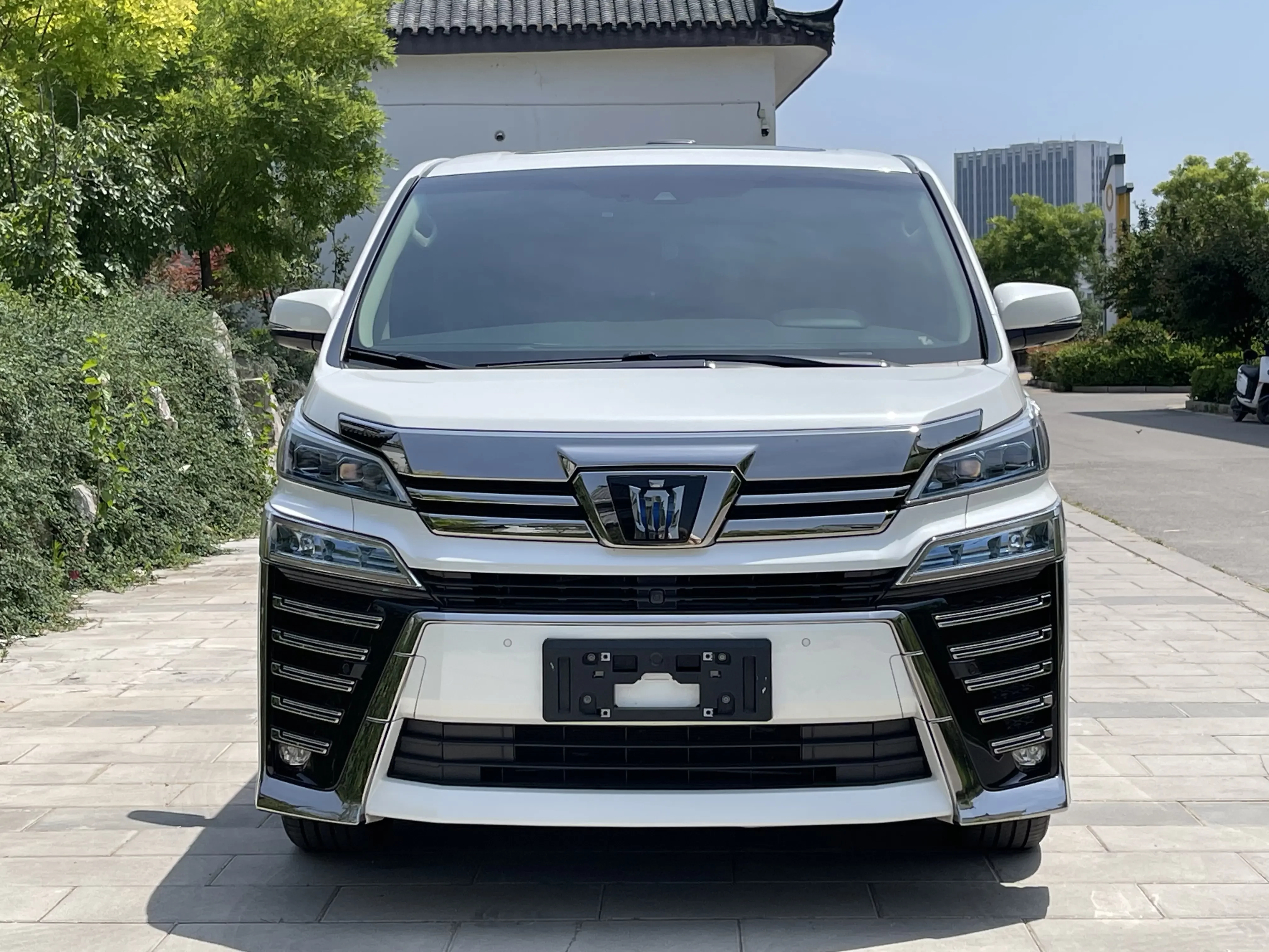 Toyota Crown Wellfire