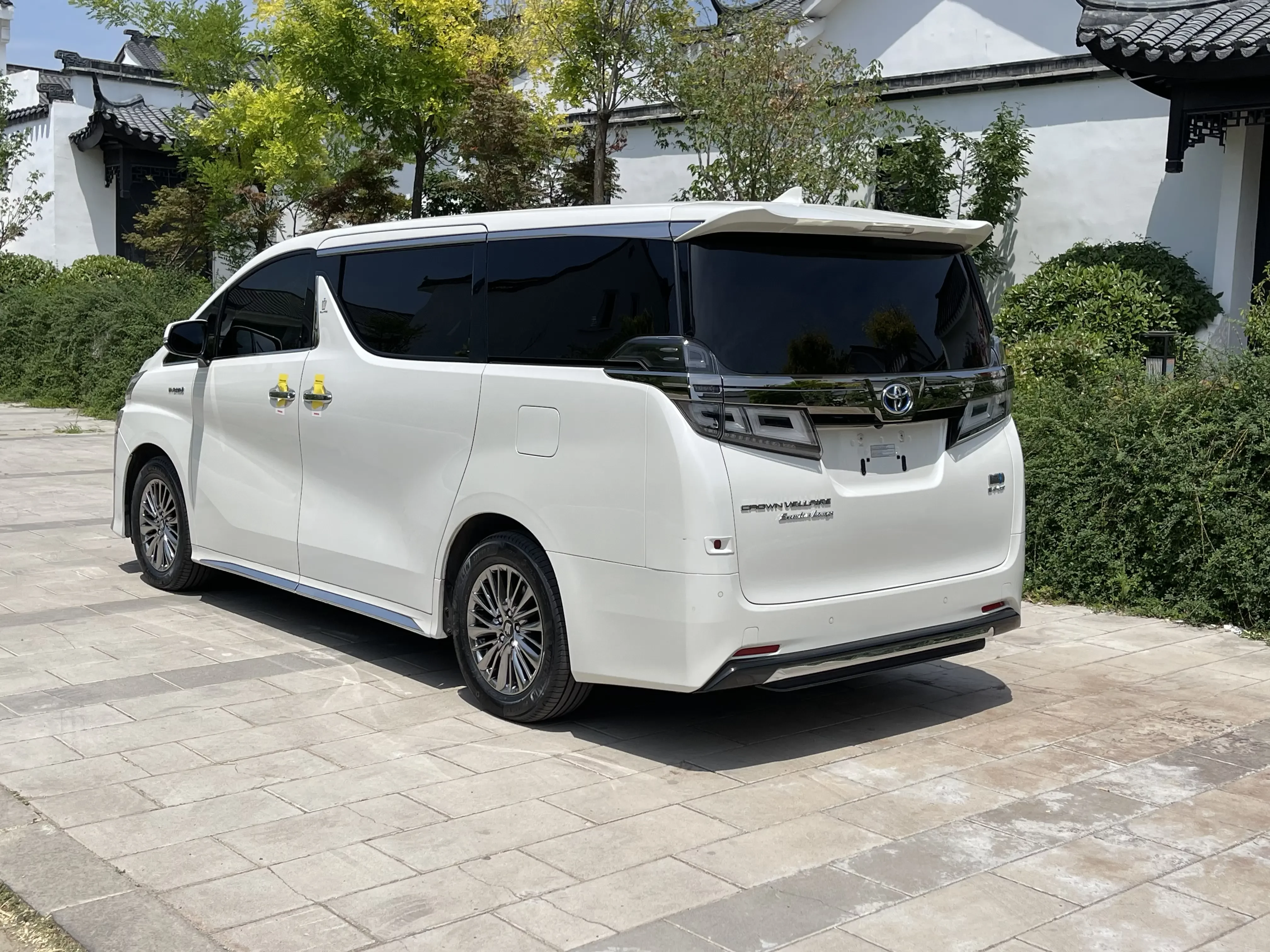 Toyota Crown Wellfire