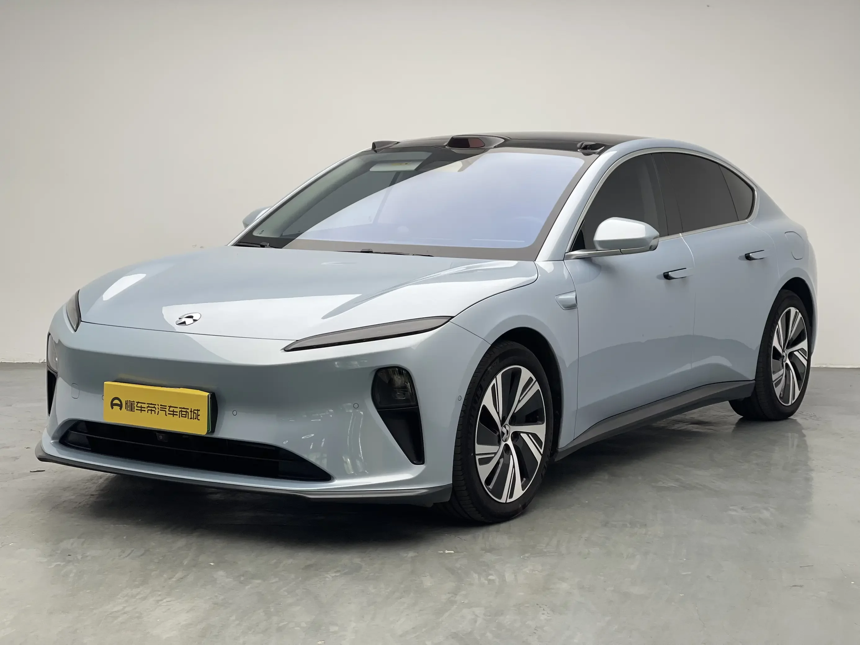 NIO ET5  из Китая