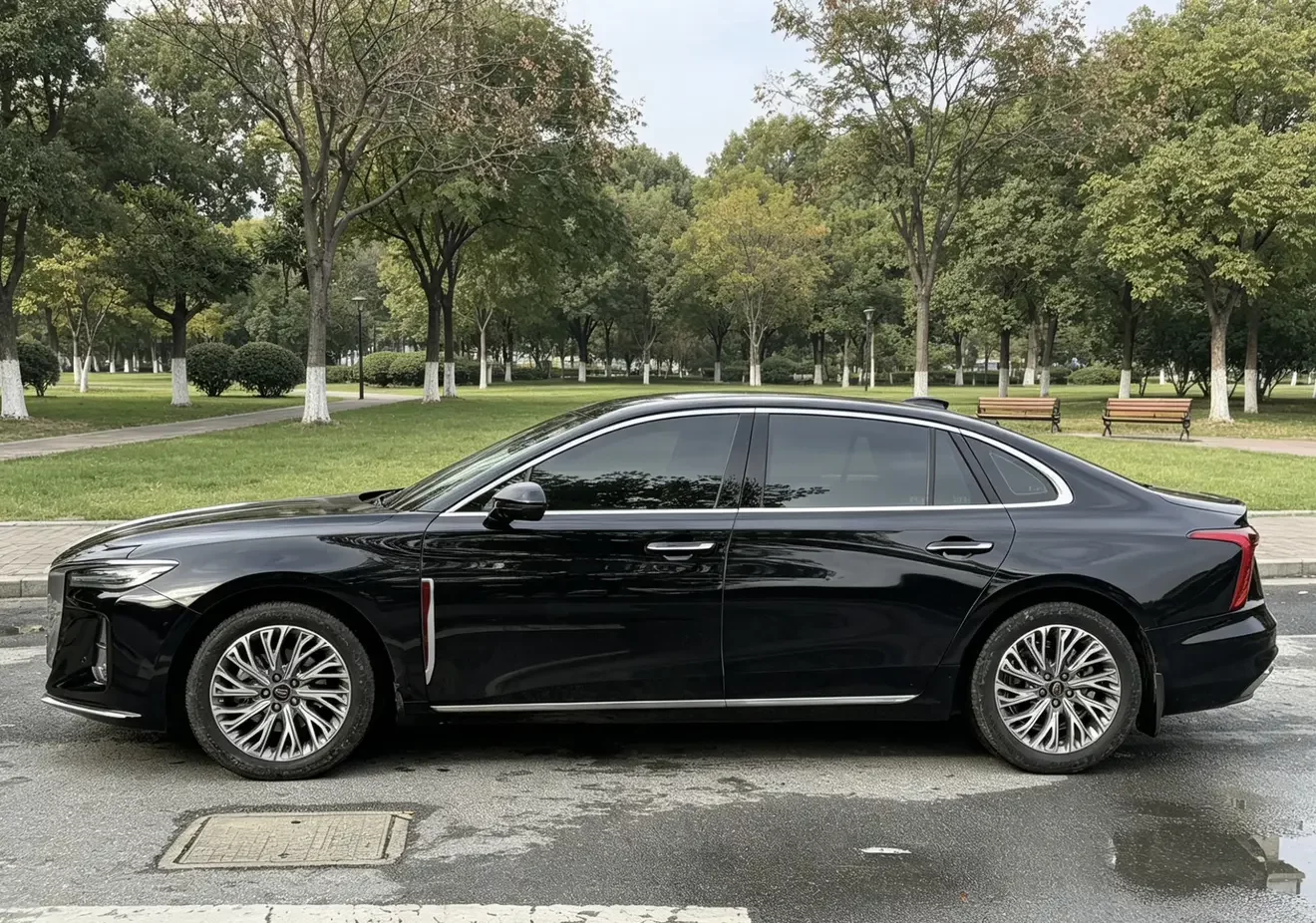 Hongqi H5