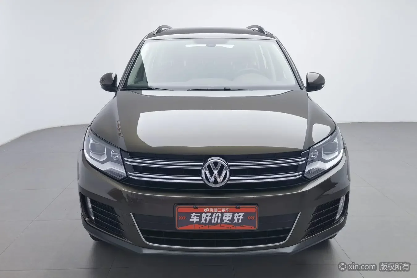 Volkswagen Tiguan (Tharu)