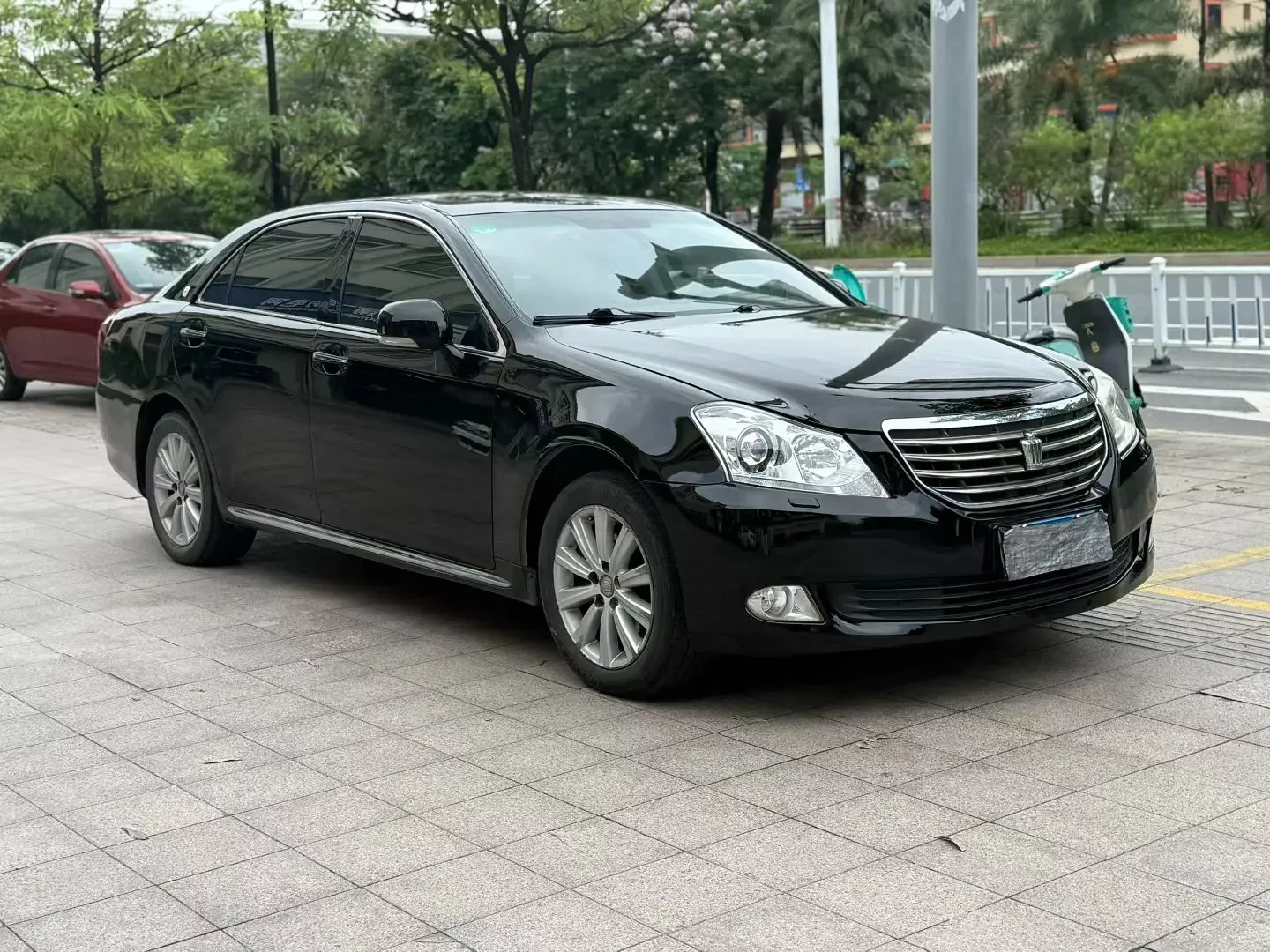 Toyota crown
