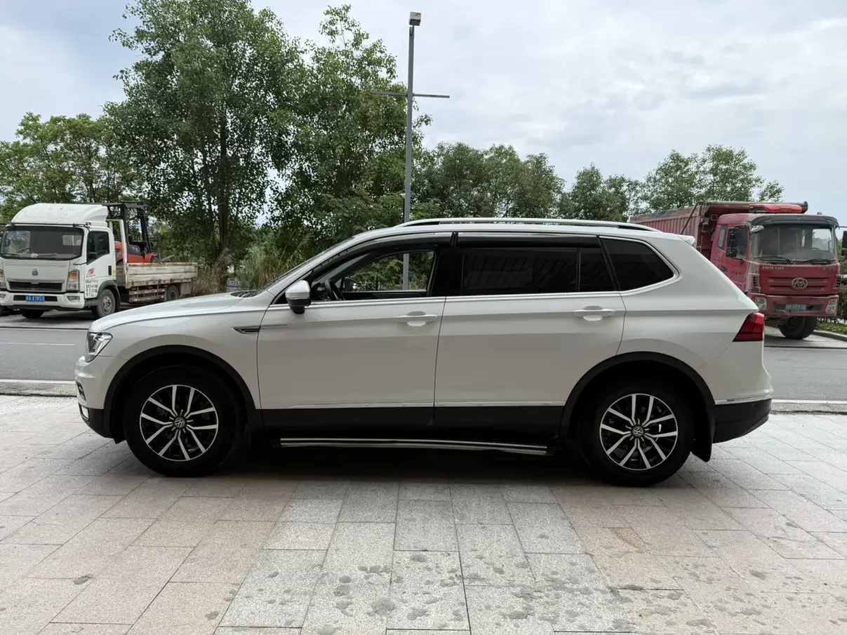 Volkswagen Tiguan L