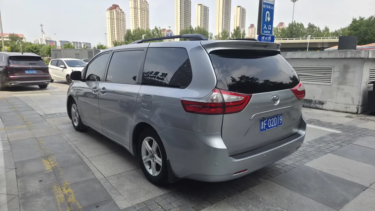 Toyota Sienna