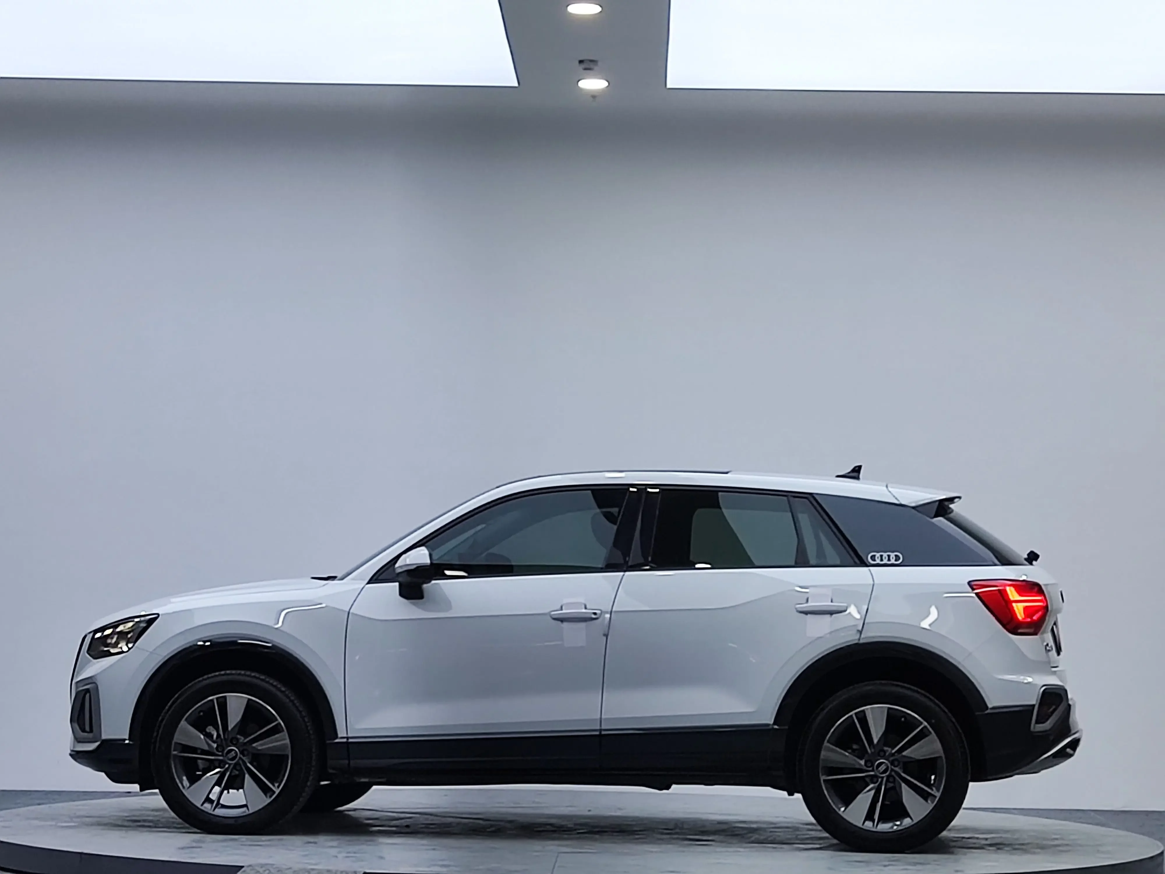 Audi Q2L