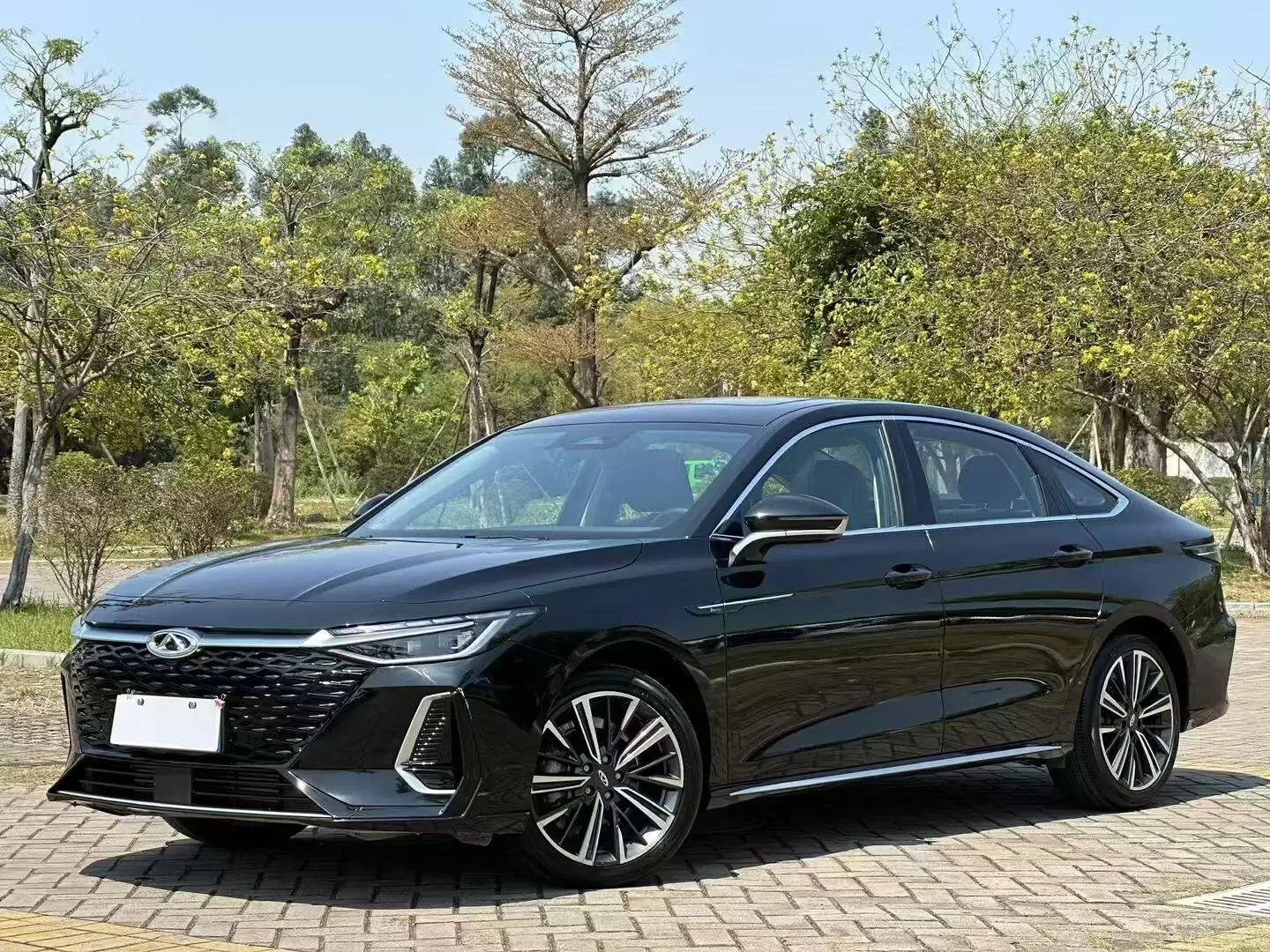 Chery Arrizo 8